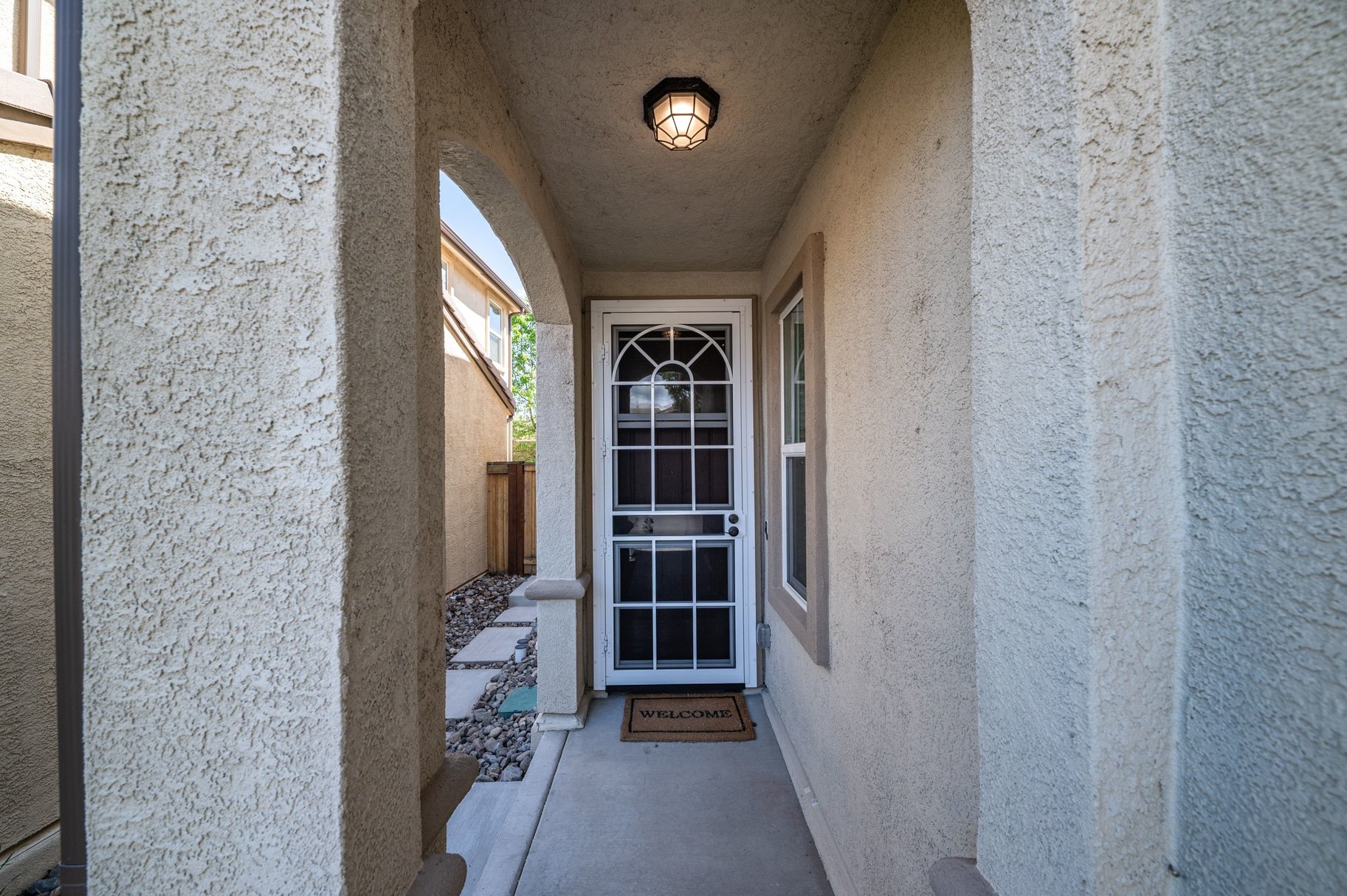  Turn-Key Home Close to Parks, Shopping & Trails - 物件實景