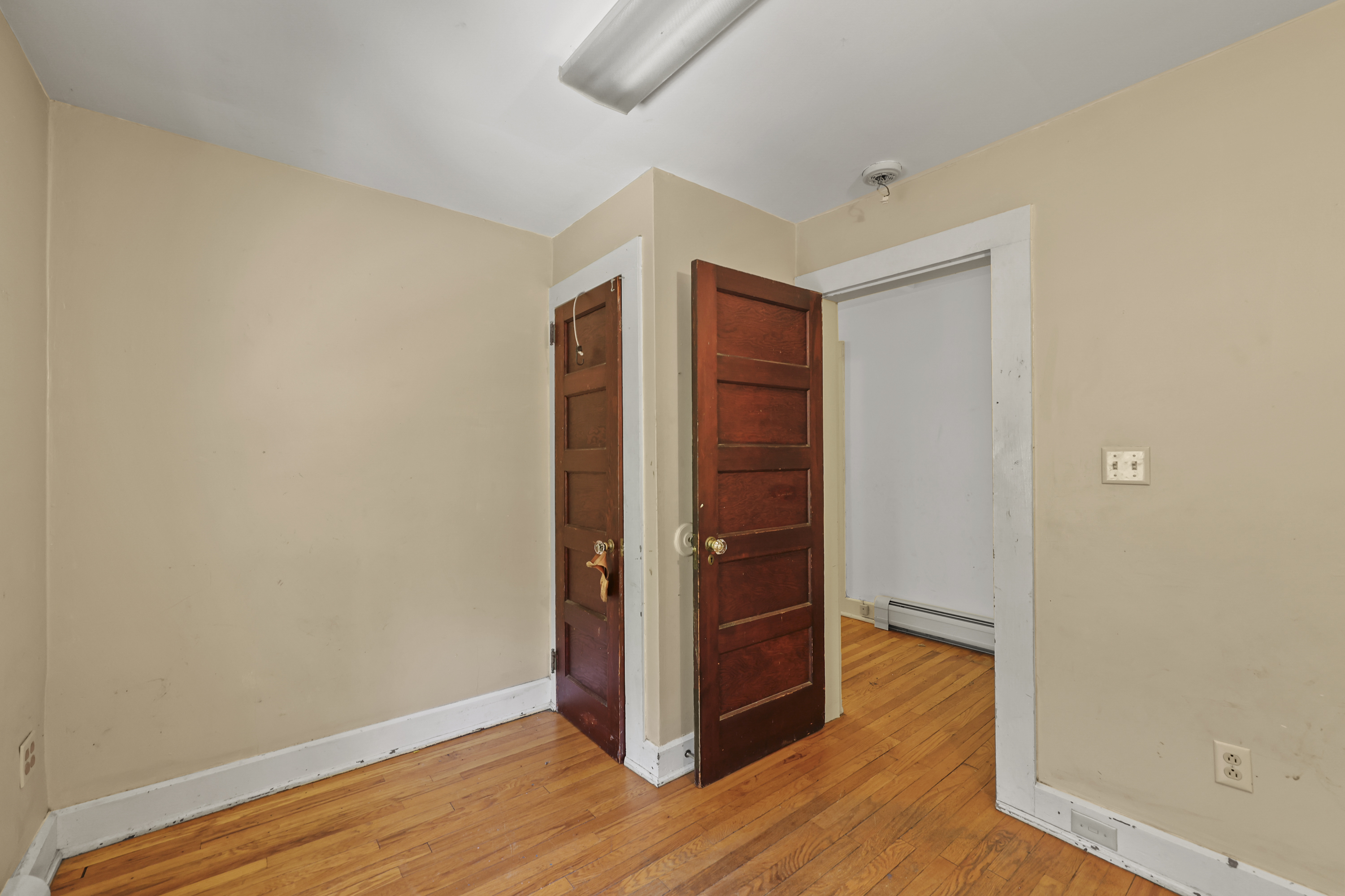  CHARMING STOCKBRIDGE 4-BED HOME AWAITS YOUR VISION - 物件實景