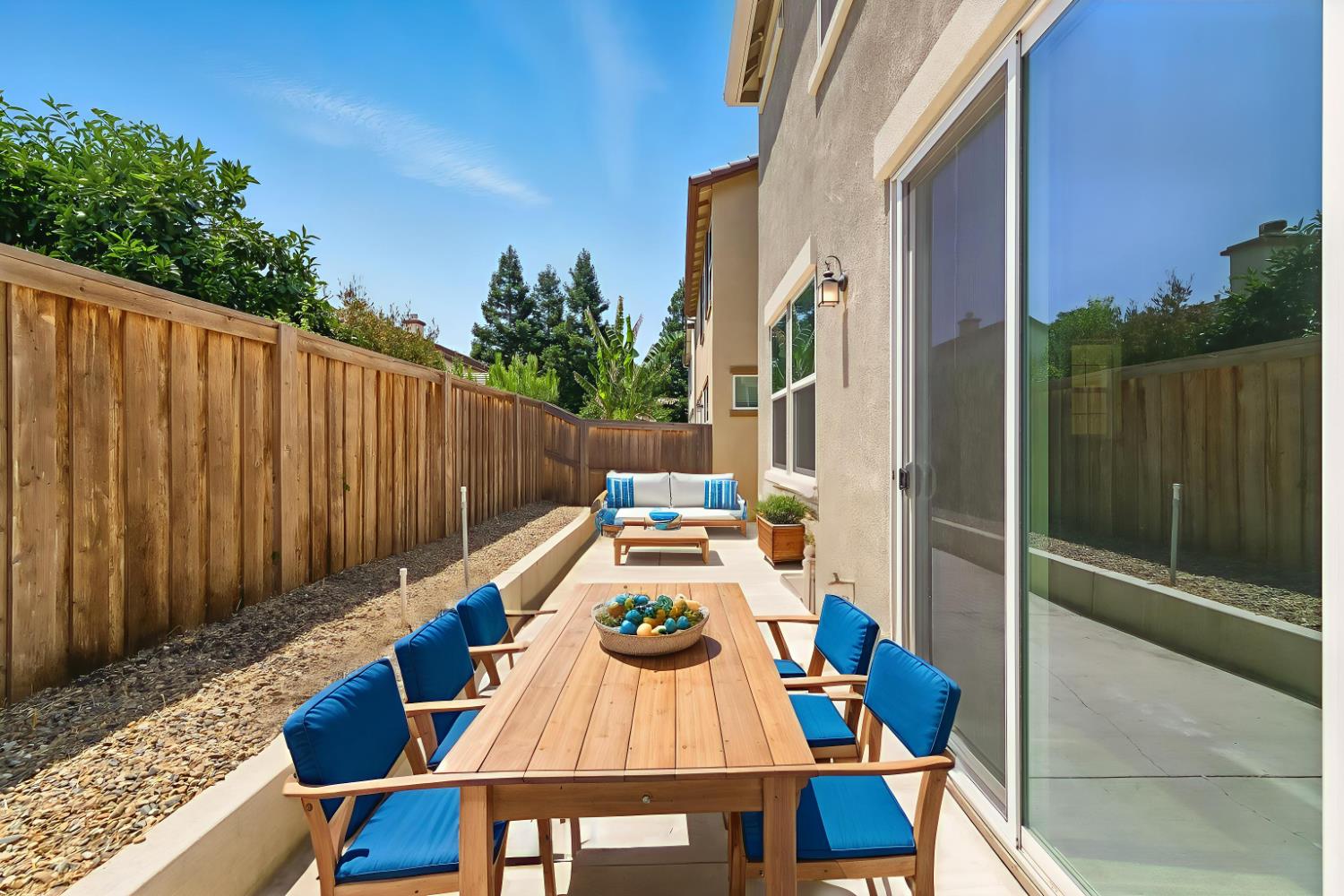 Elk Grove, California, 95758, United States, 4 Bedrooms Bedrooms, ,3 BathroomsBathrooms,Residential,For Sale,1847493