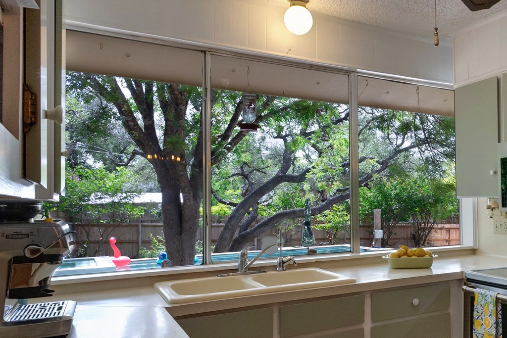 Fredericksburg, Texas, 78624, United States, 4 Bedrooms Bedrooms, ,2 BathroomsBathrooms,Residential,For Sale,2005088