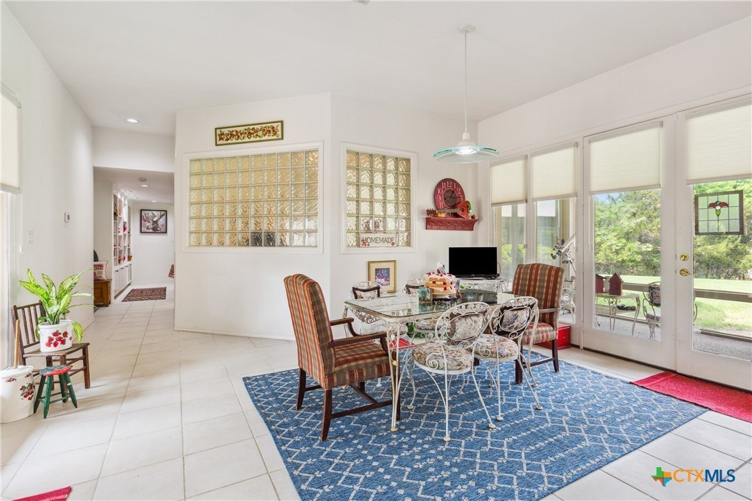 Salado, Texas, 76571, United States, 4 Bedrooms Bedrooms, ,7 BathroomsBathrooms,Residential,For Sale,1977249