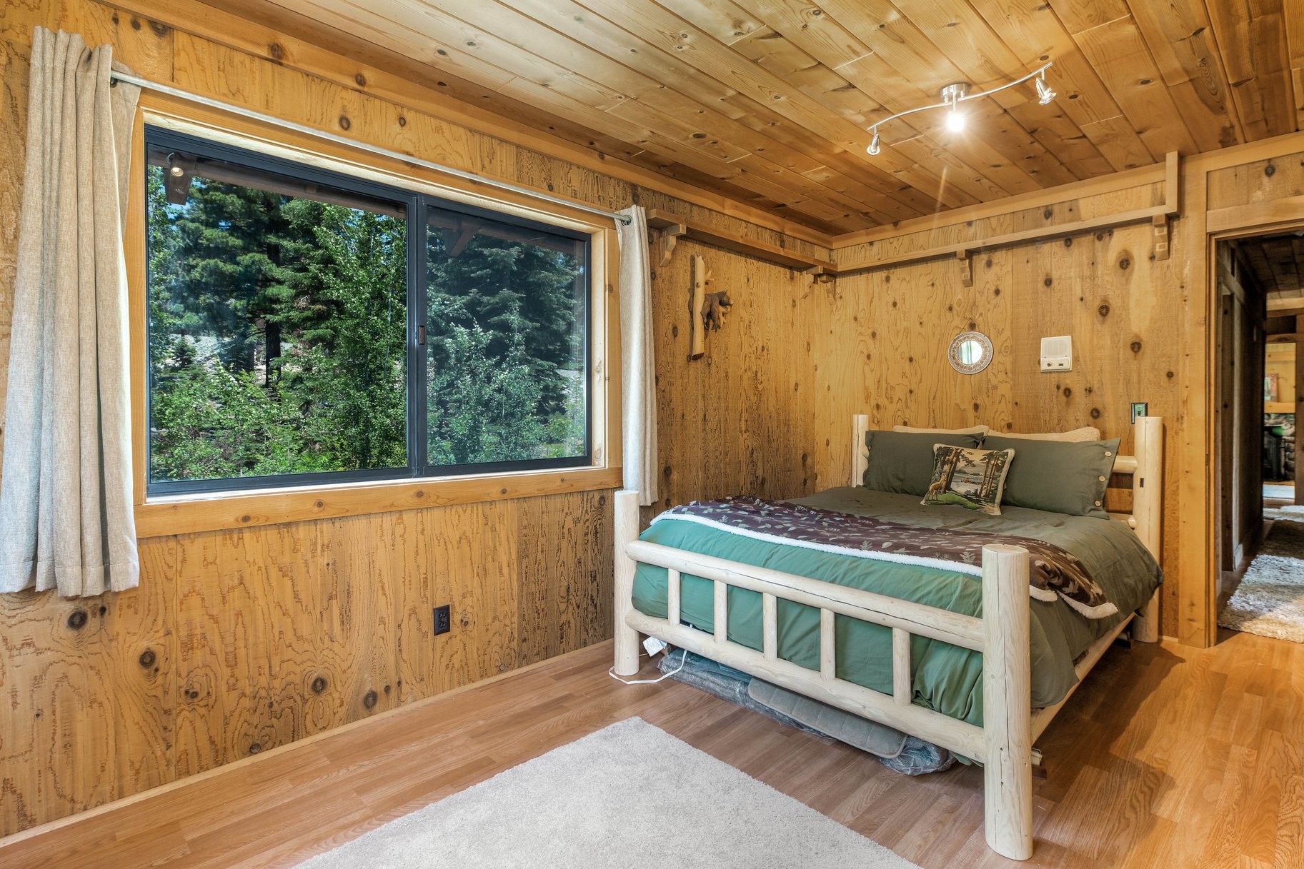  Rare, 10-acre parcel with house minutes from Tahoe City - 物件實景