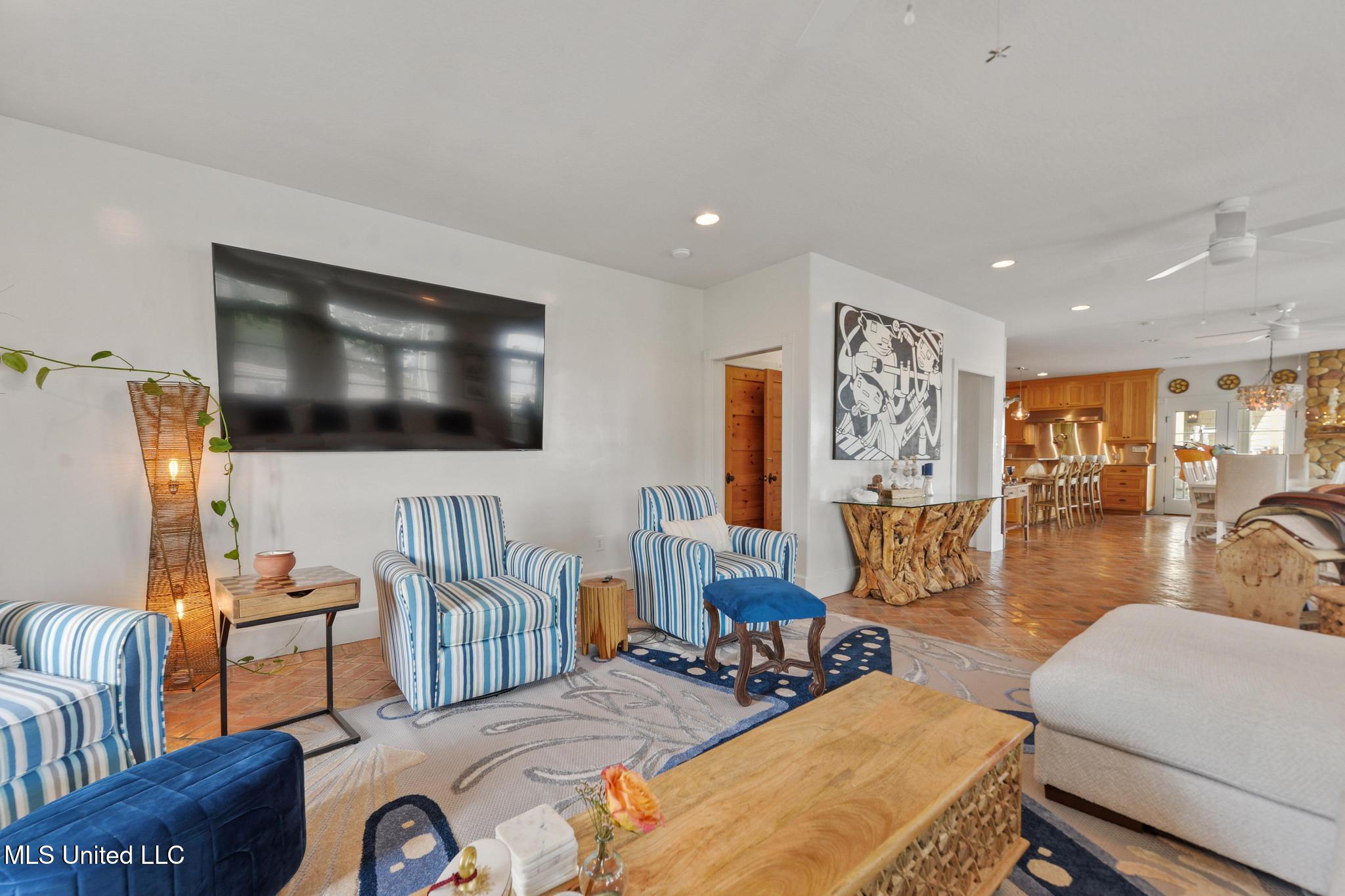 Pass Christian, Mississippi, 39571, United States, 5 Bedrooms Bedrooms, ,7 BathroomsBathrooms,Residential,For Sale,1989157