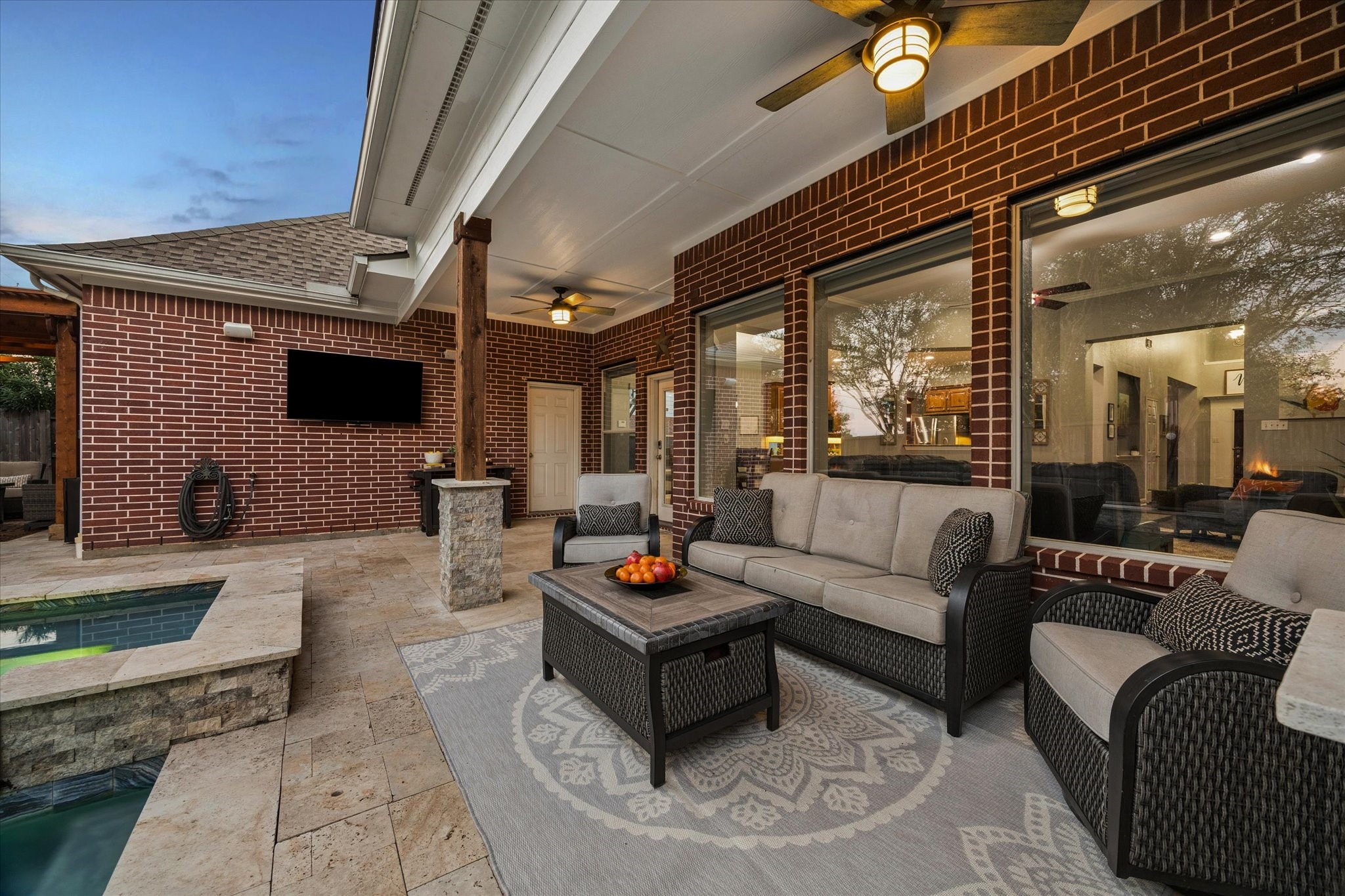  3523 Silvercreek Drive - 物件實景
