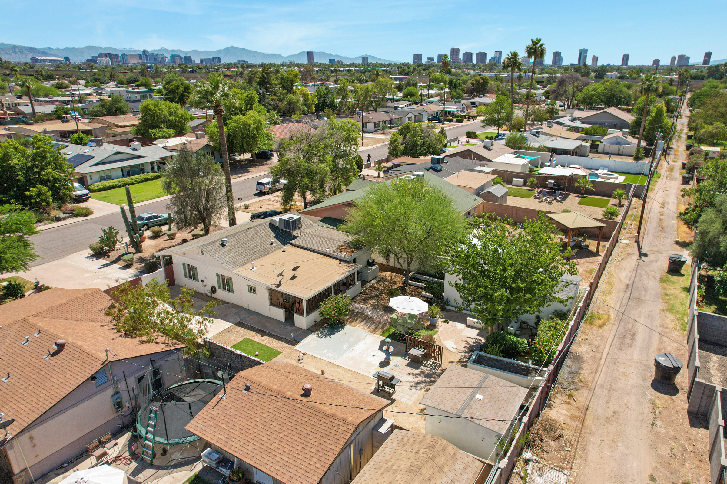 Phoenix, Arizona, 85016, United States, 3 Bedrooms Bedrooms, ,3 BathroomsBathrooms,Residential,For Sale,1937331