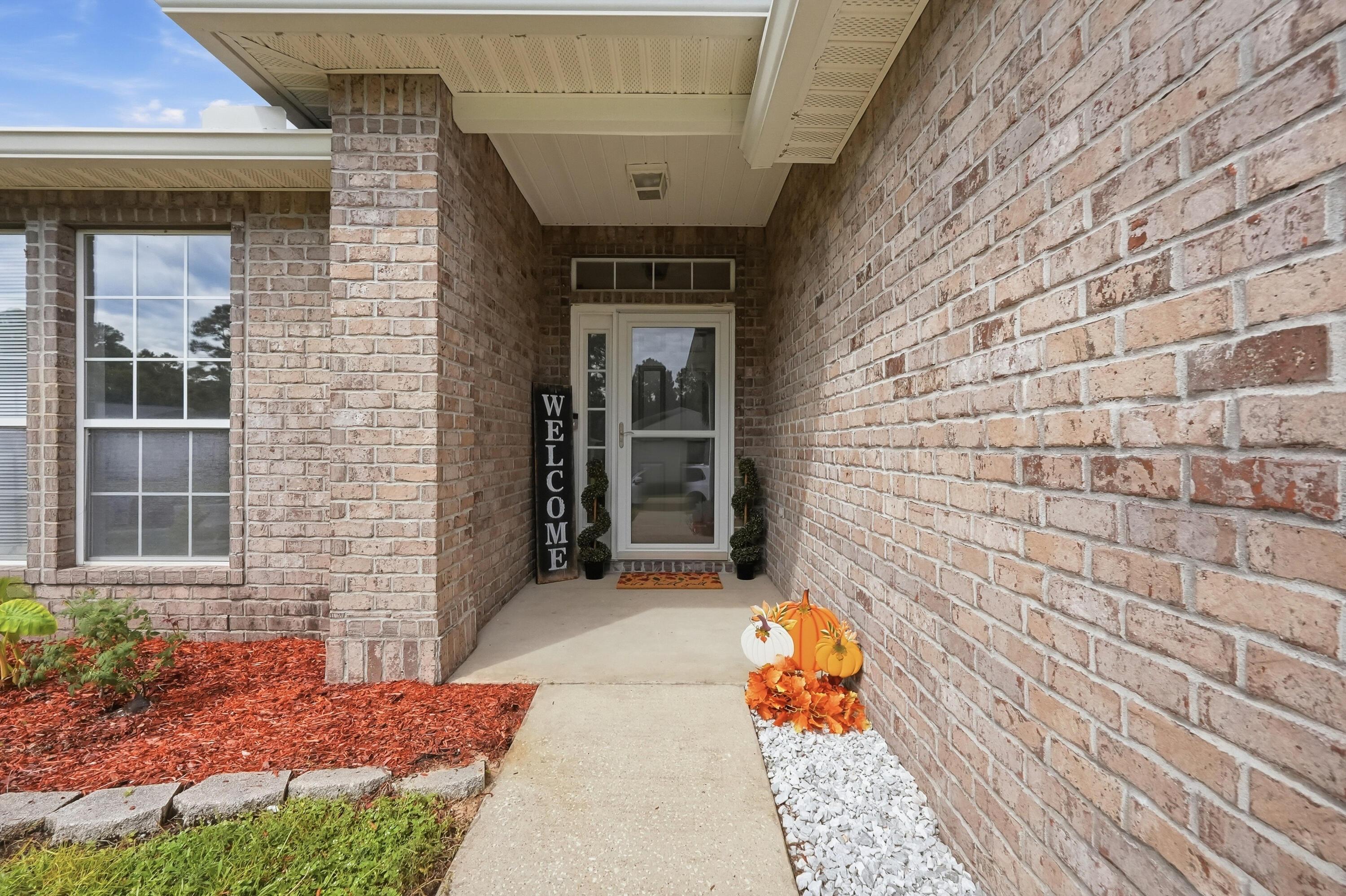 Catline Cir, Navarre, FL 32566