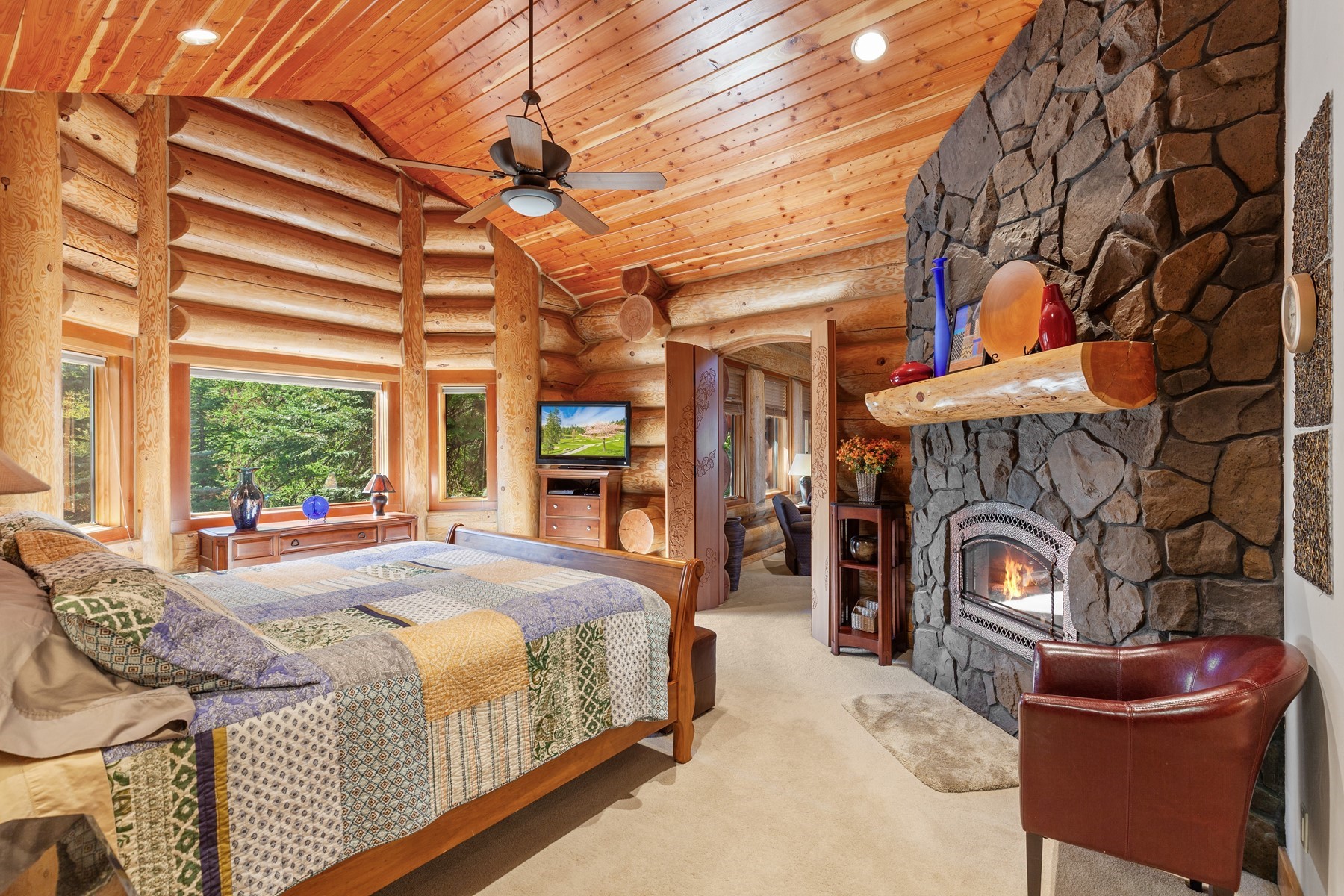  Log Estate overlooking Lake Coeur d