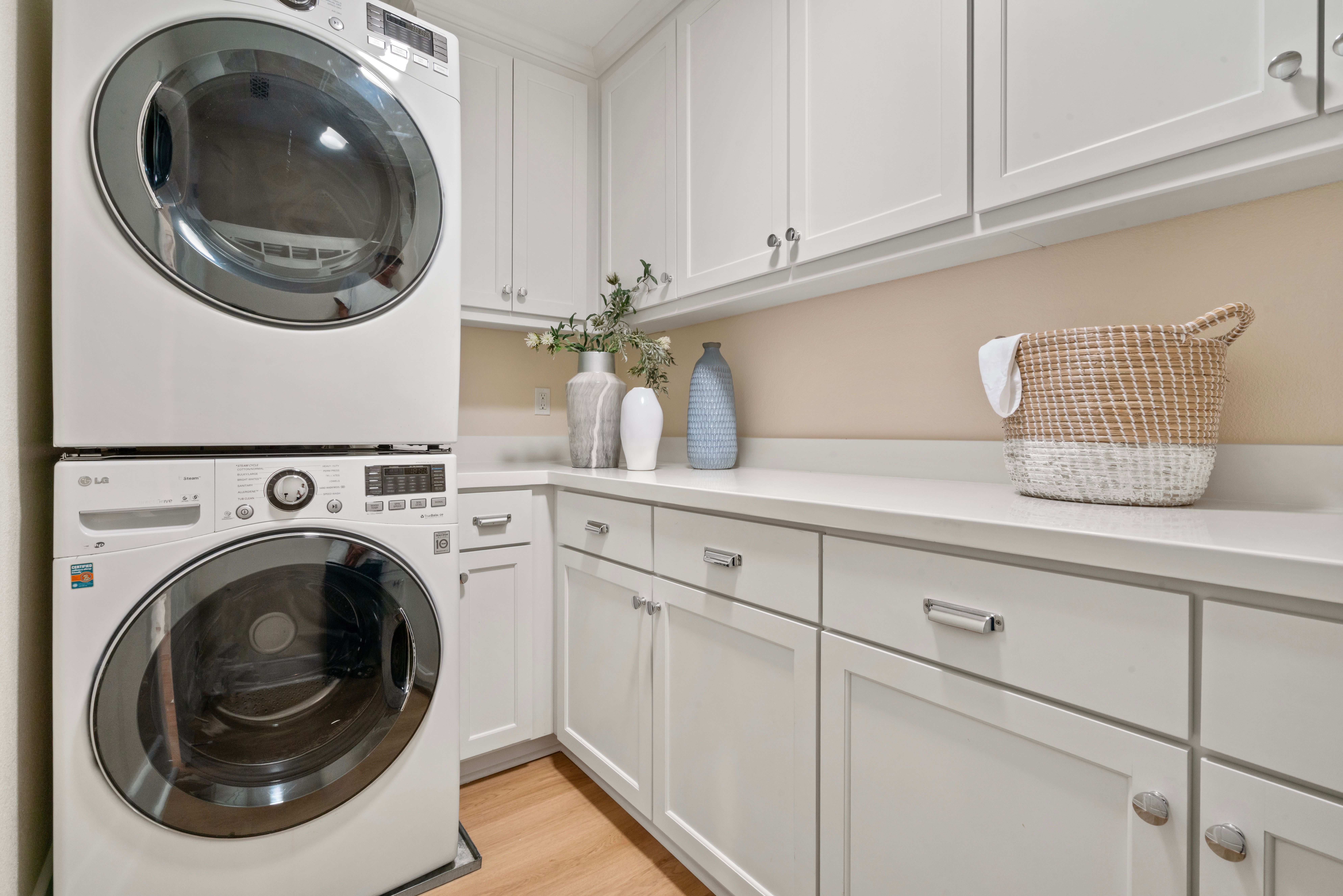  Stunningly Remodeled Craftsman with Top-Rated Warm Springs Schools - 物件實景