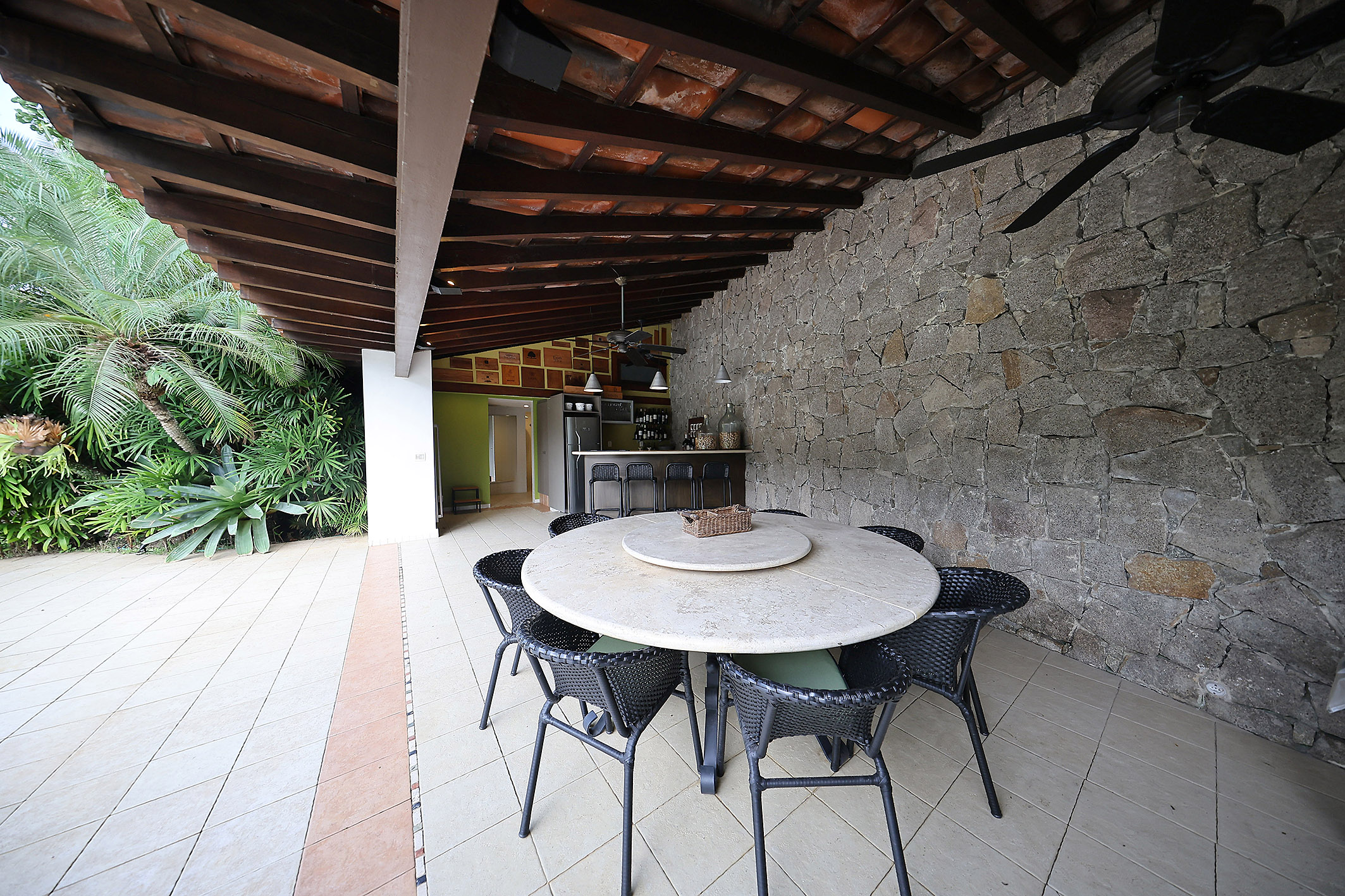  Cláudio Bernardes-designed house integrated with nature - 物件實景