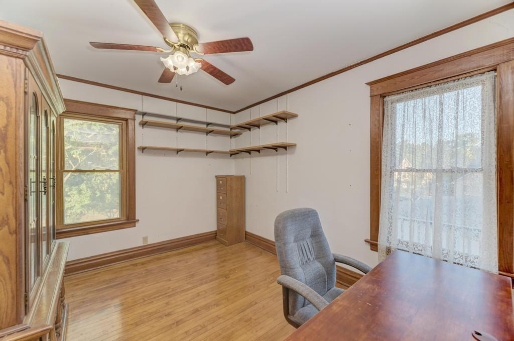 Willow Springs, Illinois, 60480, United States, 6 Bedrooms Bedrooms, ,3 BathroomsBathrooms,Residential,For Sale,1961298