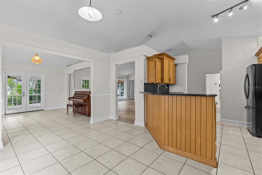 Tarpon Springs, Florida, 34689, United States, 4 Bedrooms Bedrooms, ,2 BathroomsBathrooms,Residential,For Sale,1920120