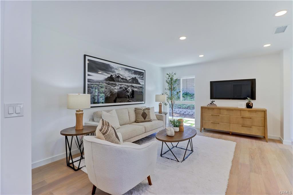 Laguna Woods, California, 92637, United States, 3 Bedrooms Bedrooms, ,1 BathroomBathrooms,Residential,For Sale,1987087