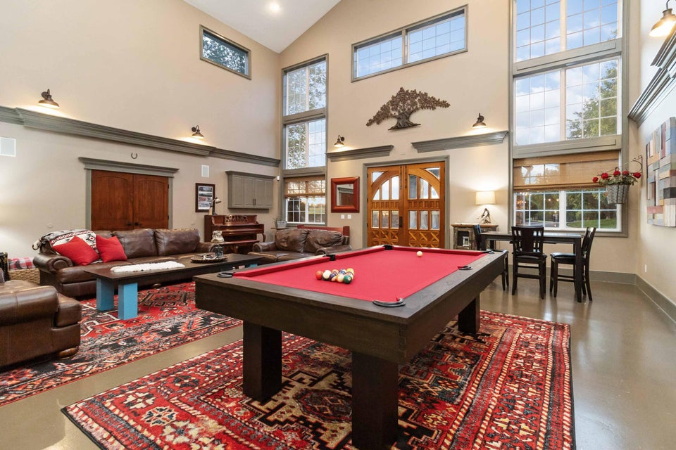 Somerset, Kentucky, 42503, United States, 6 Bedrooms Bedrooms, ,5 BathroomsBathrooms,Residential,For Sale,1835271