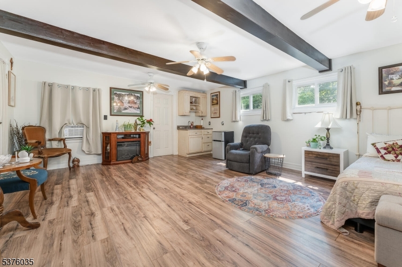 Phillipsburg Town, New Jersey, 08865, United States, 6 Bedrooms Bedrooms, ,4 BathroomsBathrooms,Residential,For Sale,1918649