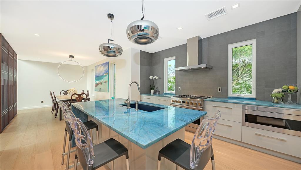 Longboat Key, Florida, 34228, United States, 5 Bedrooms Bedrooms, ,5 BathroomsBathrooms,Residential,For Sale,1766369