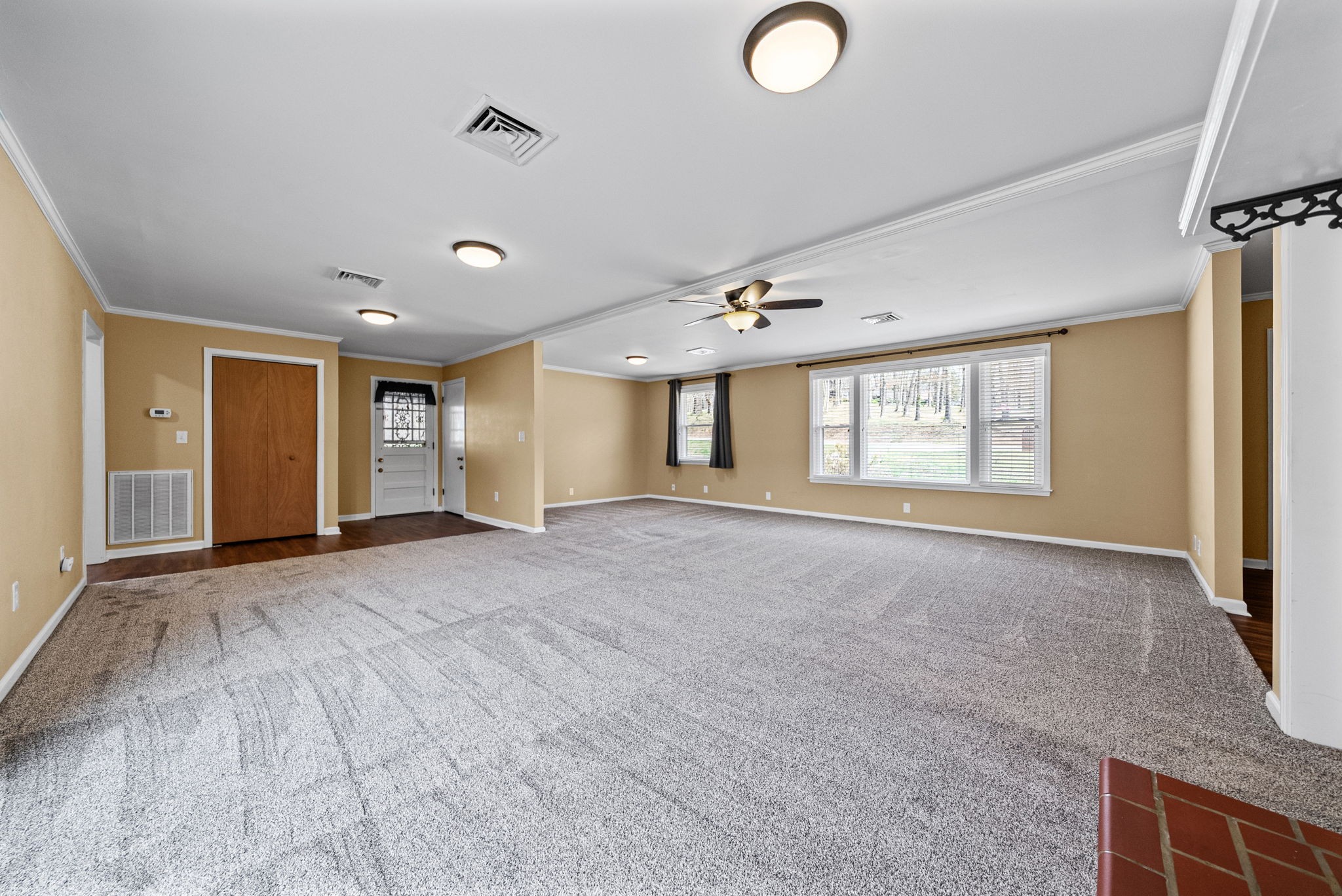 Clarksville, Tennessee, 37040, United States, 2 Bedrooms Bedrooms, ,2 BathroomsBathrooms,Residential,For Sale,2030332