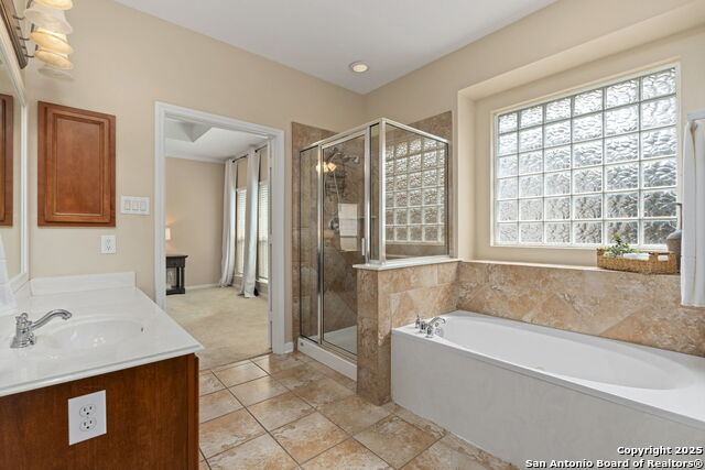 Helotes, Texas, 78023, United States, 4 Bedrooms Bedrooms, ,4 BathroomsBathrooms,Residential,For Sale,1950840