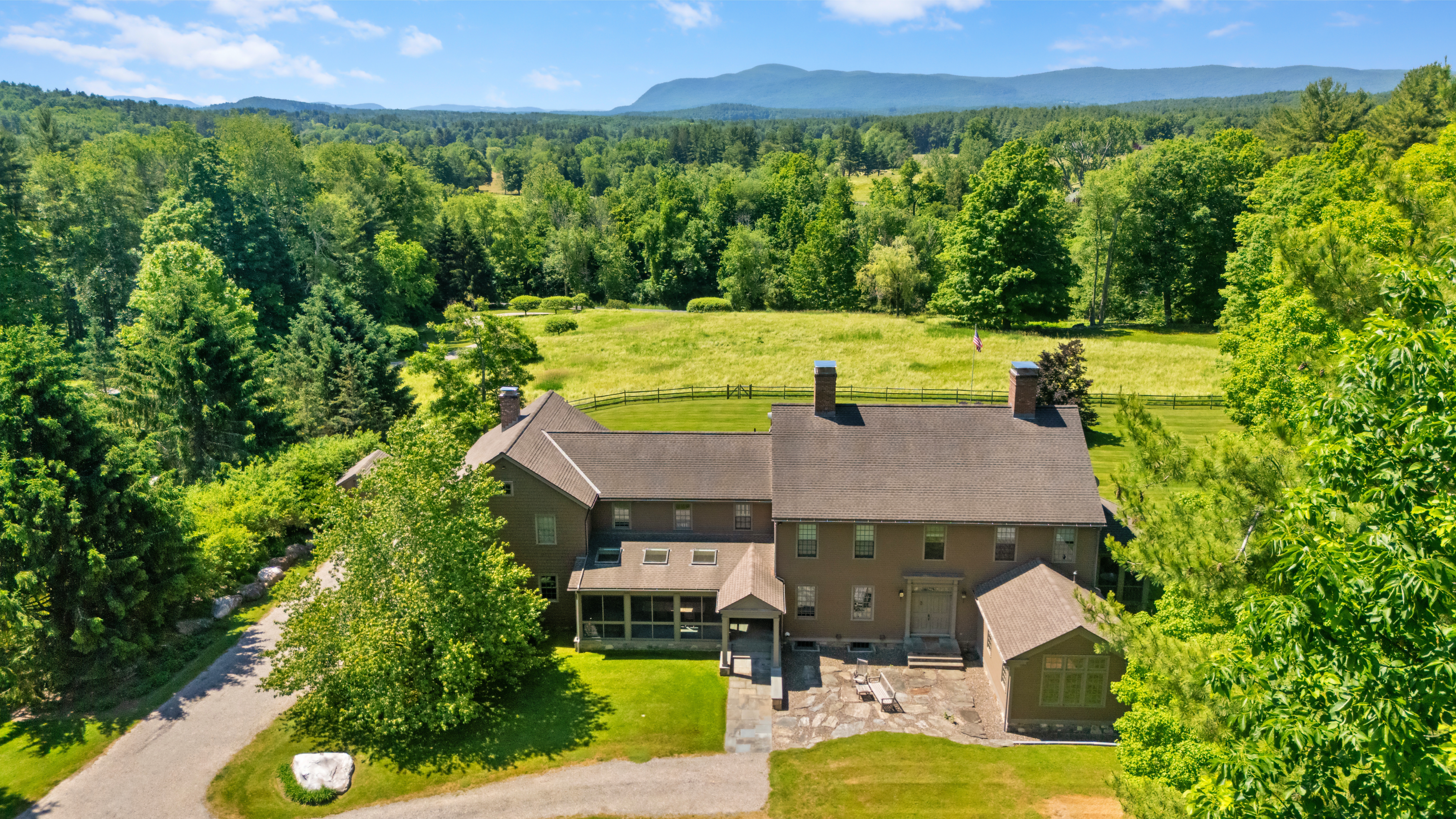  An Exceptional Berkshire Retreat with Iconic Views - 物件實景