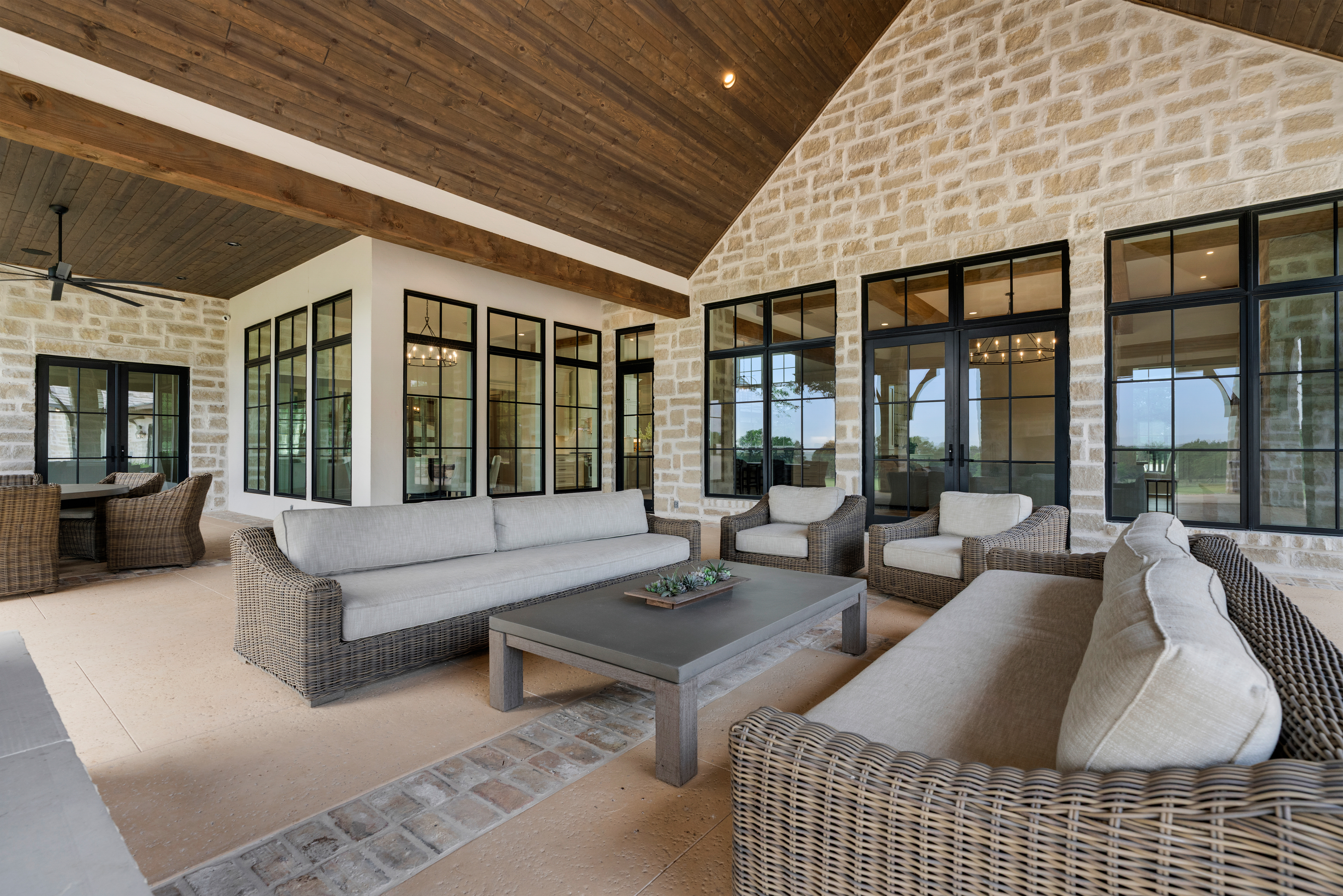 Rolling Oaks Ranch: The Pinnacle of Private Estate Living - 物件實景