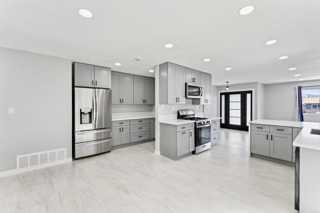 Lakeside, California, 92040, United States, 4 Bedrooms Bedrooms, ,2 BathroomsBathrooms,Residential,For Sale,1900967