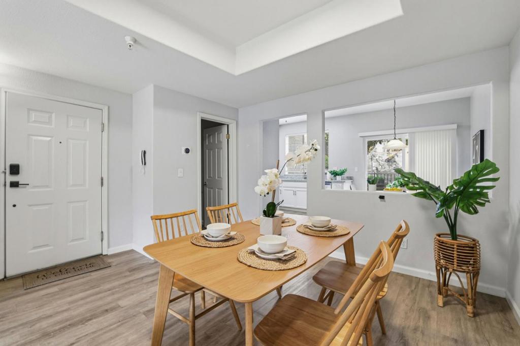 San Jose, California, 95136, United States, 2 Bedrooms Bedrooms, ,3 BathroomsBathrooms,Residential,For Sale,1987306