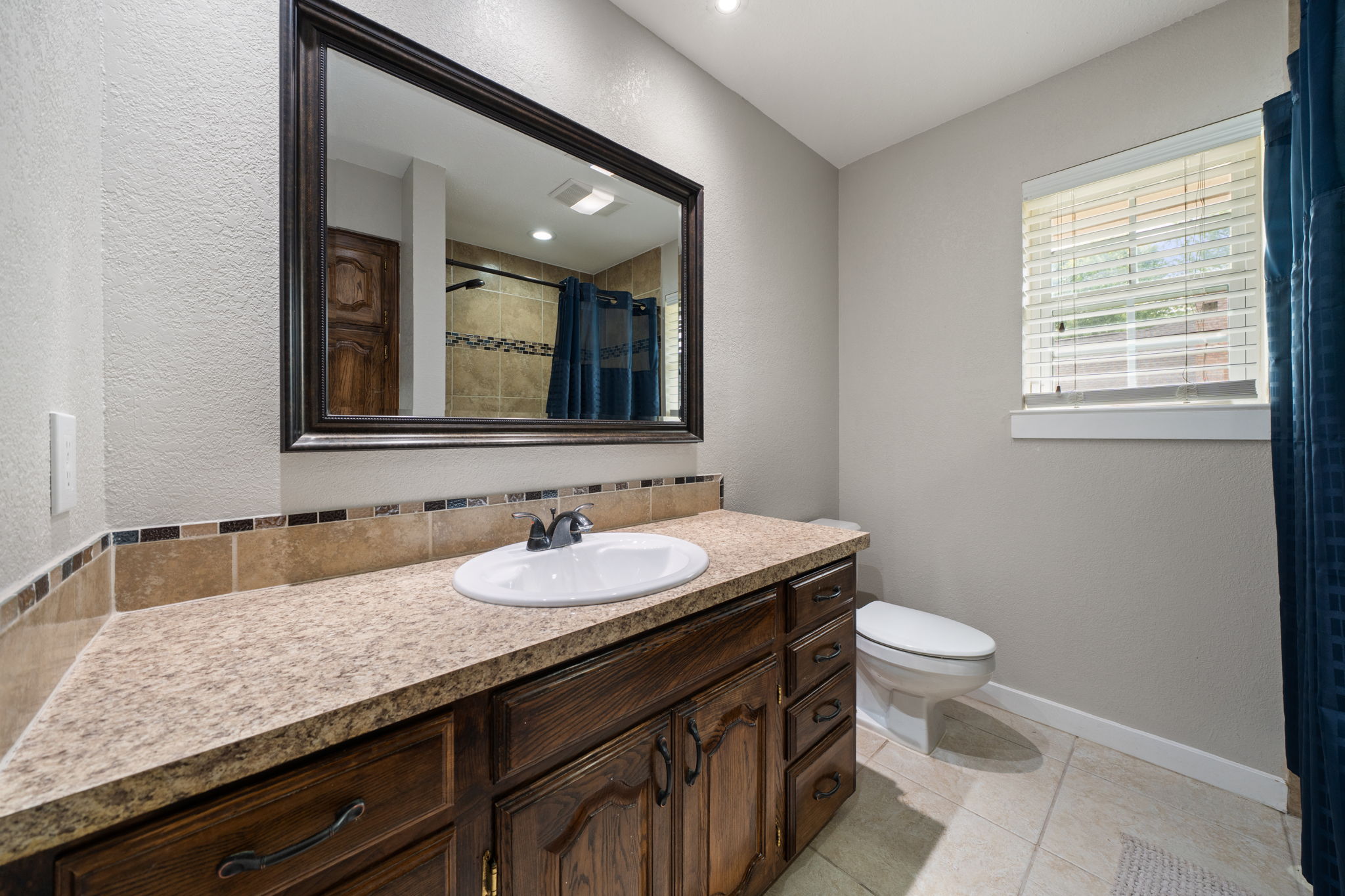  1814 Lakeridge Drive, Weatherford, TX, 76087 - 物件實景