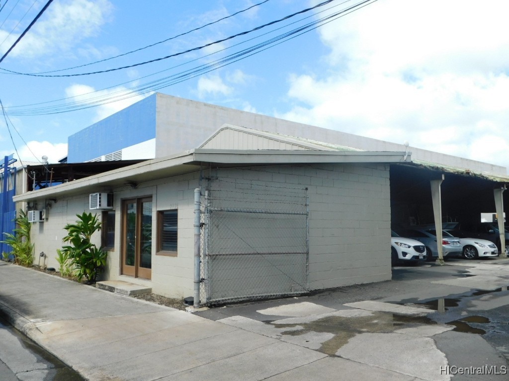 2726 Waiwai Loop, Honolulu, Hawaii, 96819, United States, ,Land,For Sale,2726 Waiwai Loop,561842