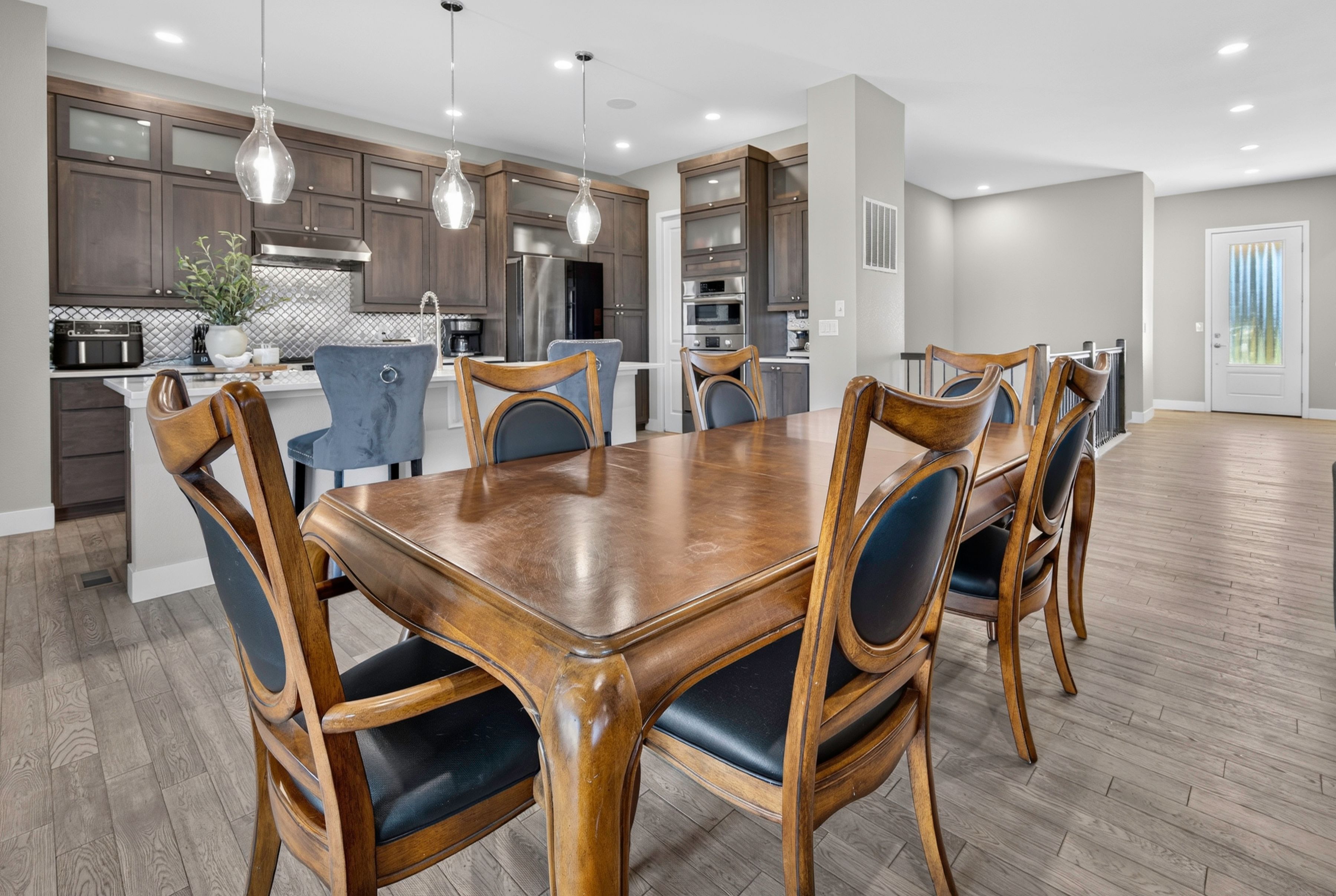  Spacious Ranch-Style Home Ideally Situated on a Cul-de-Sac - 物件實景