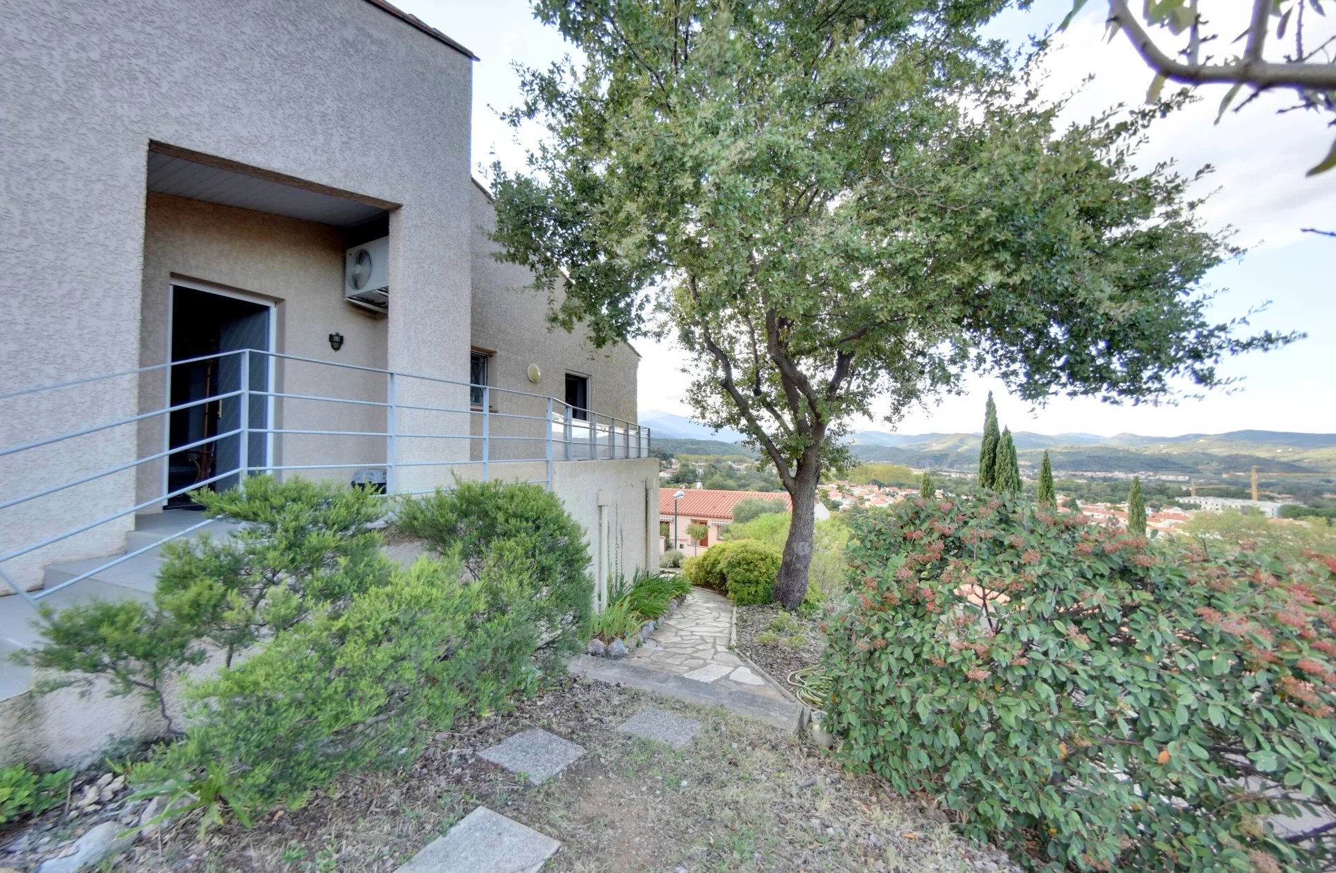 Céret, Occitanie, 66400, FR, 4 Bedrooms Bedrooms, ,4 BathroomsBathrooms,Residential,For Sale,1736383