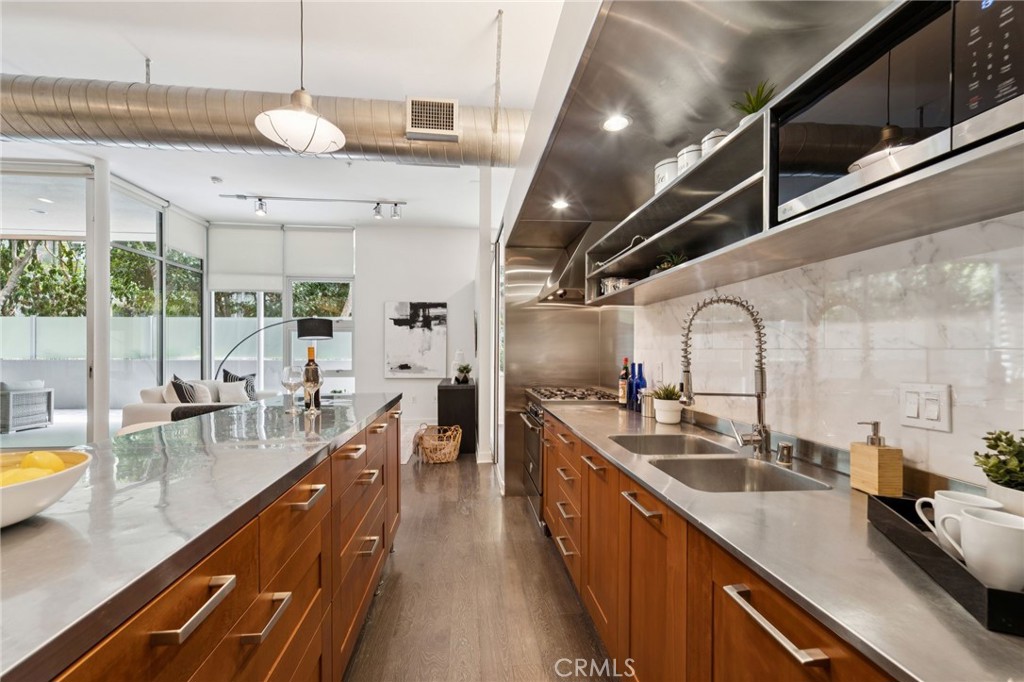 Marina del Rey, California, 90292, United States, 2 Bedrooms Bedrooms, ,1 BathroomBathrooms,Residential,For Sale,1901416