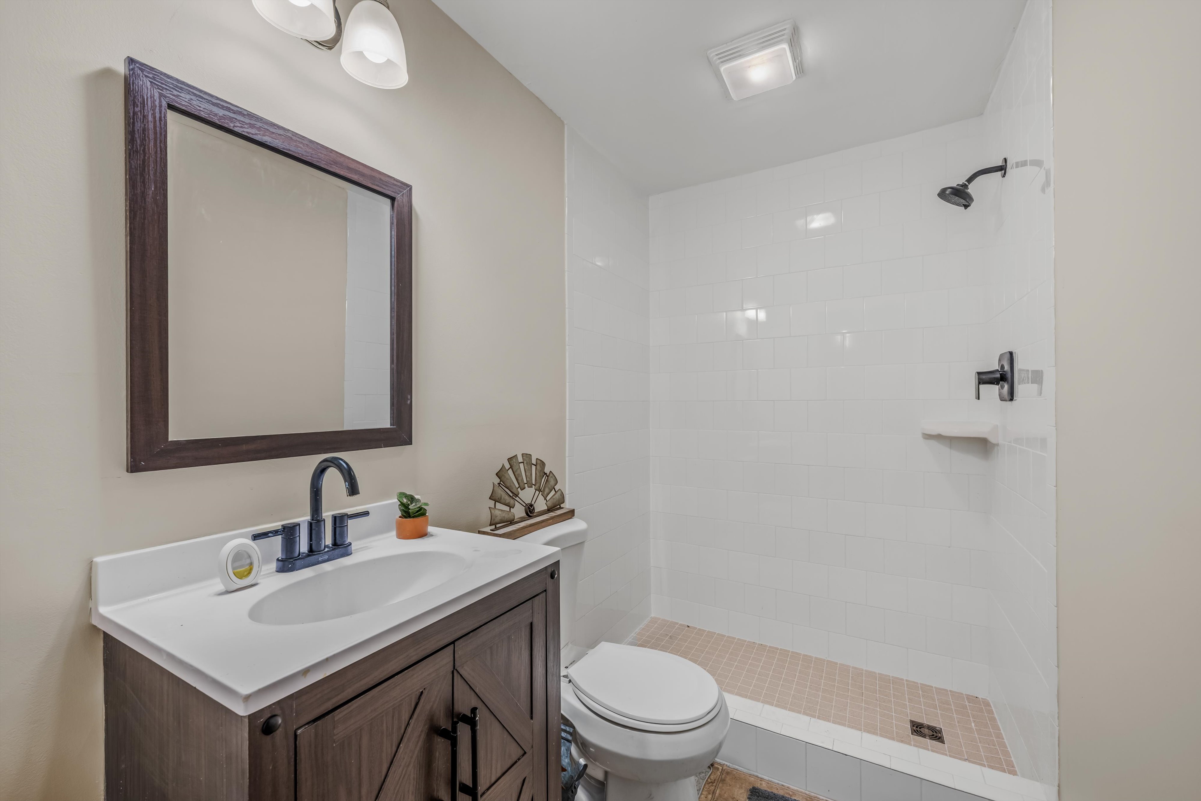 Matinsburg, West Virginia, 25403, United States, 4 Bedrooms Bedrooms, ,Residential,For Sale,1977883