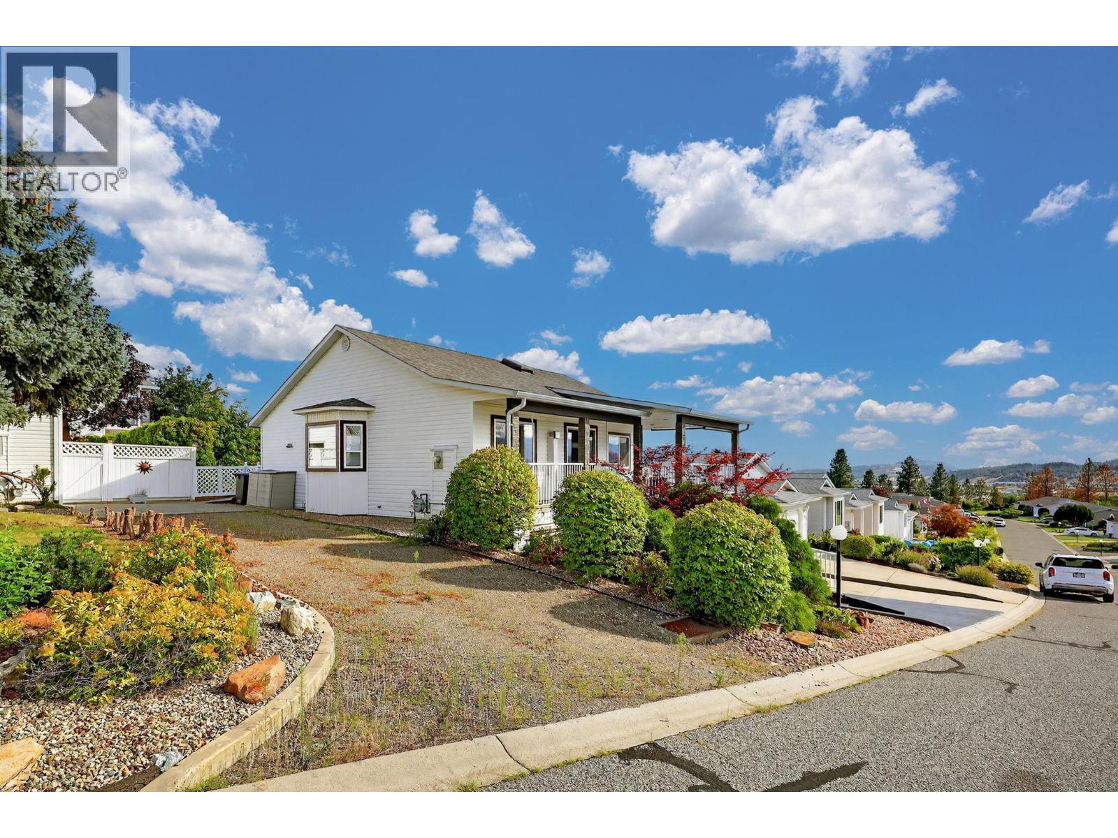KELOWNA, British Columbia, V1X 7T6, CA, 4 Bedrooms Bedrooms, ,2 BathroomsBathrooms,Residential,For Sale,1918347