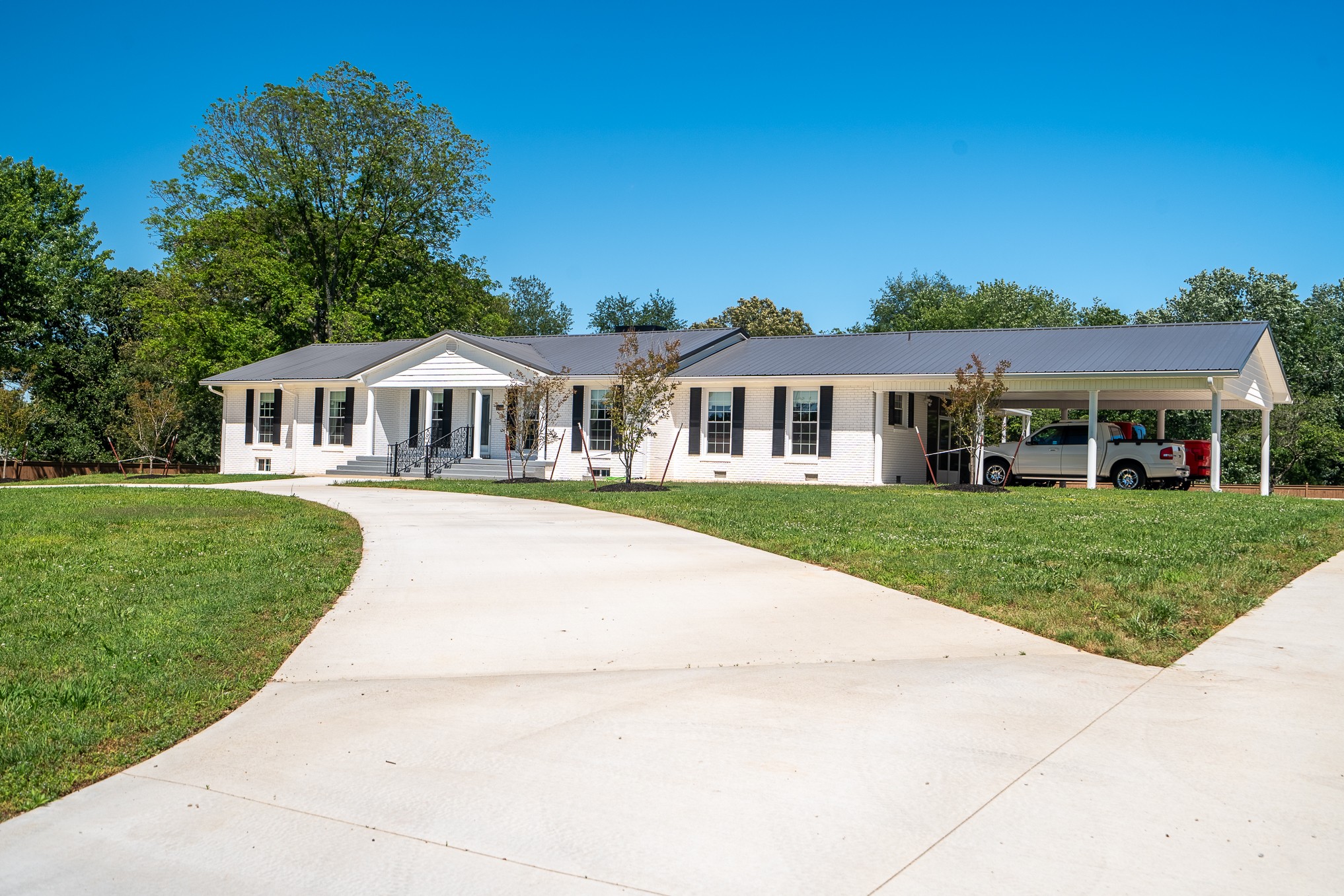 Lawrenceburg, Tennessee, 38464, United States, 3 Bedrooms Bedrooms, ,2 BathroomsBathrooms,Residential,For Sale,1828179