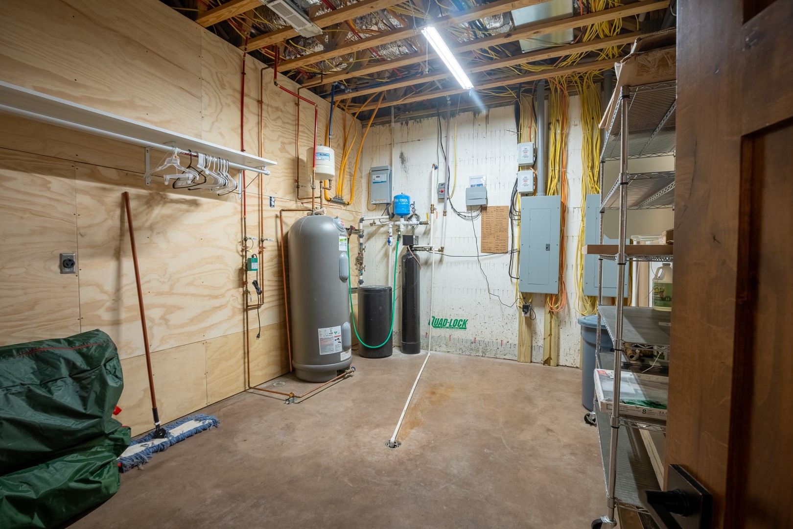 Carbondale, Illinois, 62902, United States, 3 Bedrooms Bedrooms, ,8 BathroomsBathrooms,Residential,For Sale,1986074