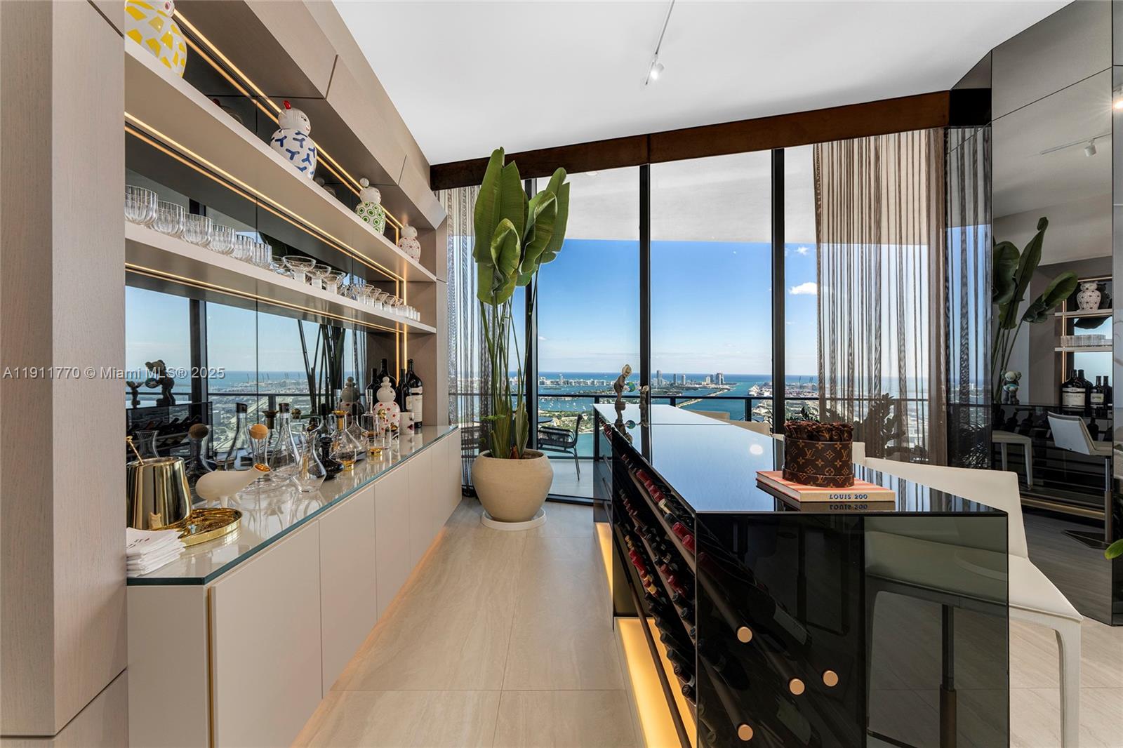 Miami, Florida, 33132, United States, 6 Bedrooms Bedrooms, ,7 BathroomsBathrooms,Residential,For Sale,1991375