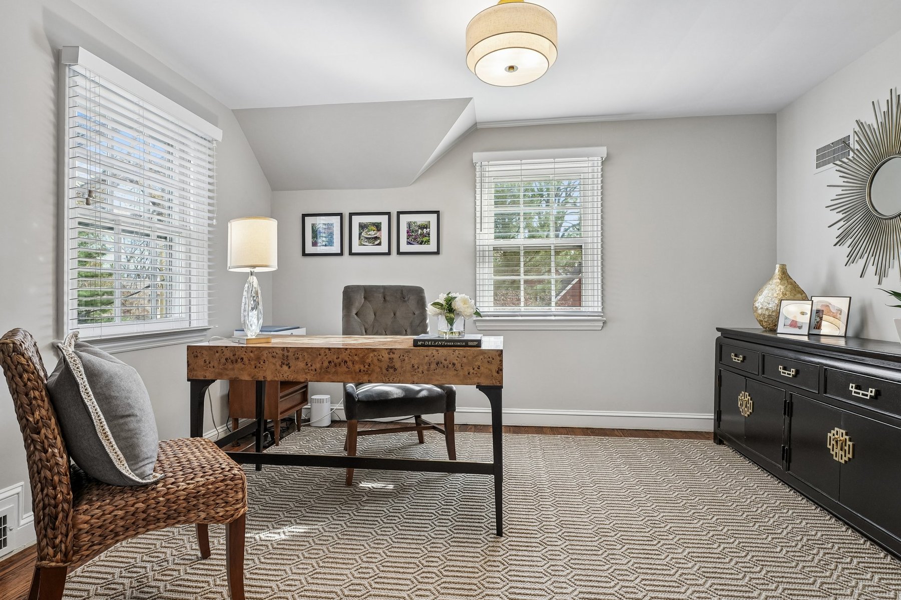  Classic Charm Generous Space and Unbeatable Location - 物件實景