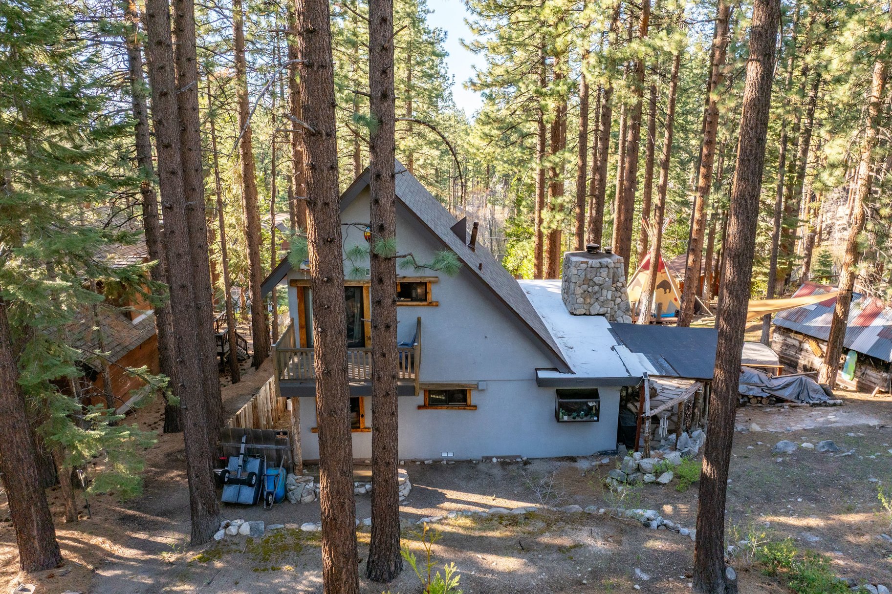  Turnkey Tahoe Retreat Backing to National Forest  Fully Remodeled & Furnish - 物件實景