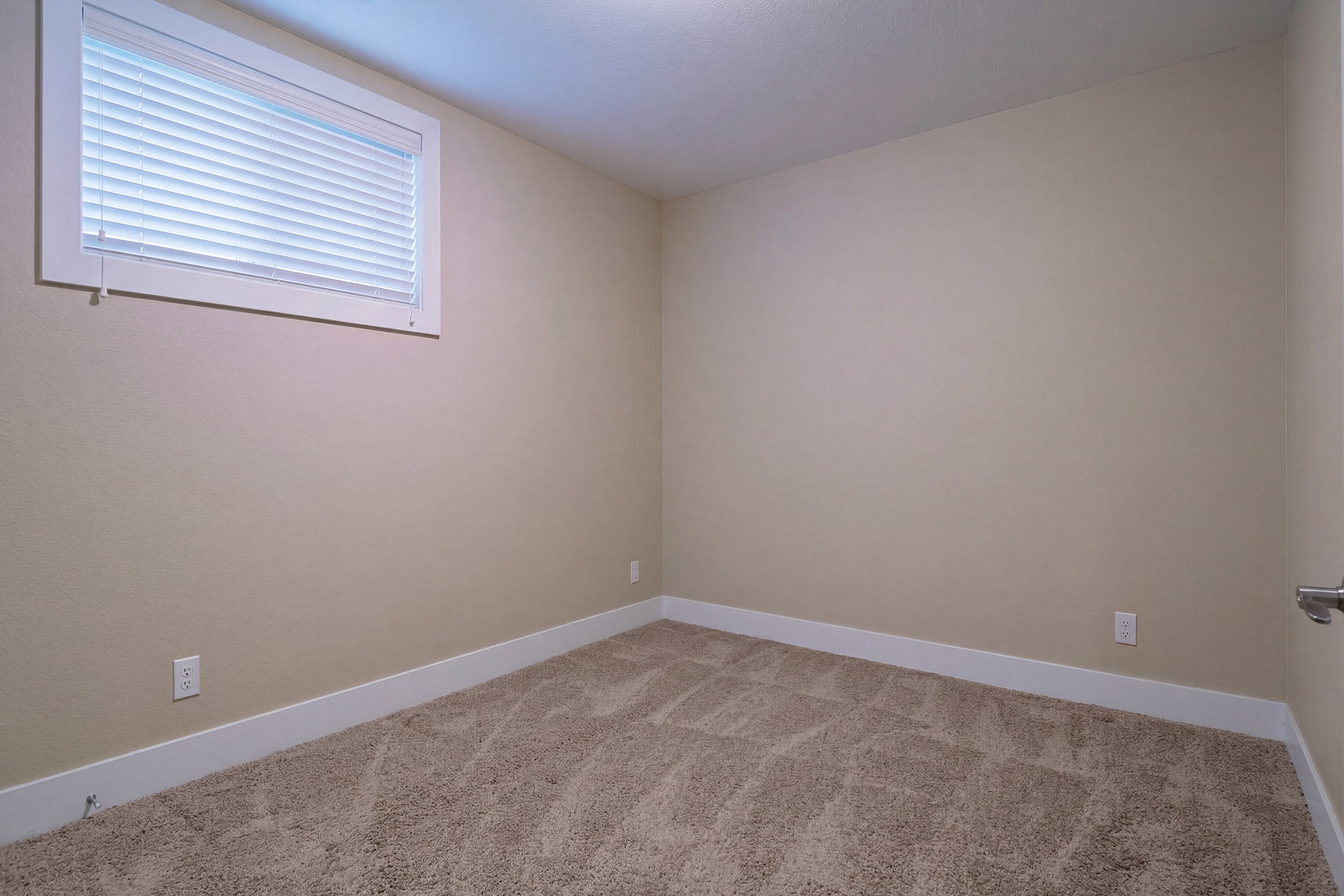  2040 46 Avenue SW, Calgary, AB - 物件實景