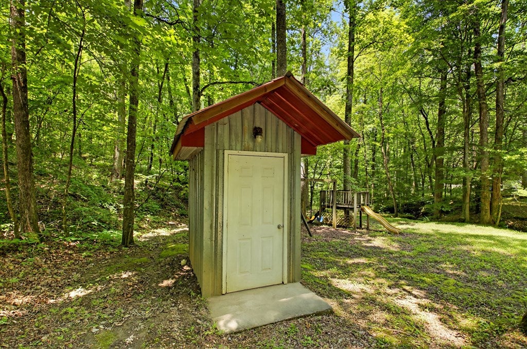 Talking Rock, Georgia, 30175, United States, 5 Bedrooms Bedrooms, ,4 BathroomsBathrooms,Residential,For Sale,1848832