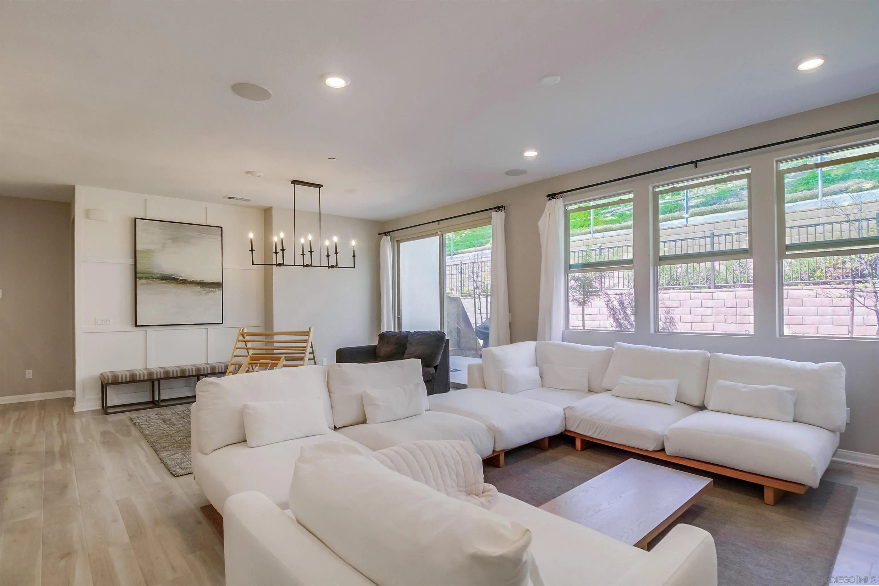 Chula Vista, California, 91913, United States, 4 Bedrooms Bedrooms, ,3 BathroomsBathrooms,Residential,For Sale,1859798