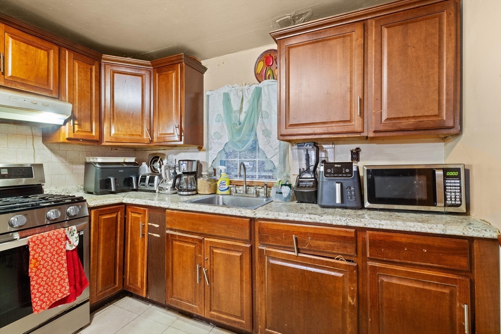 Boston, Massachusetts, 02136, United States, 3 Bedrooms Bedrooms, ,3 BathroomsBathrooms,Residential,For Sale,2002210