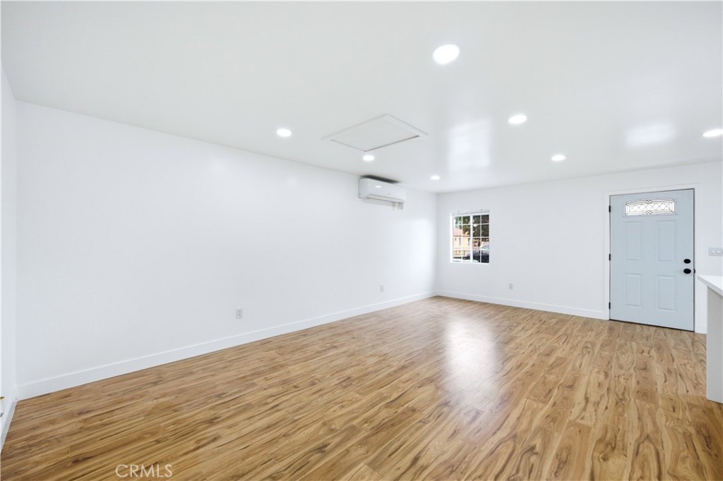 Bell, California, 90201, United States, 2 Bedrooms Bedrooms, ,1 BathroomBathrooms,Residential,For Sale,2048327