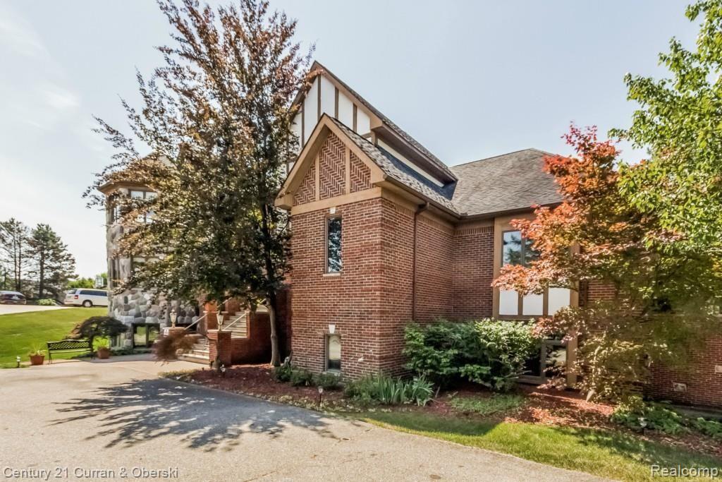Farmington Hills, Michigan, 48331, United States, 6 Bedrooms Bedrooms, ,7 BathroomsBathrooms,Residential,For Sale,1981472