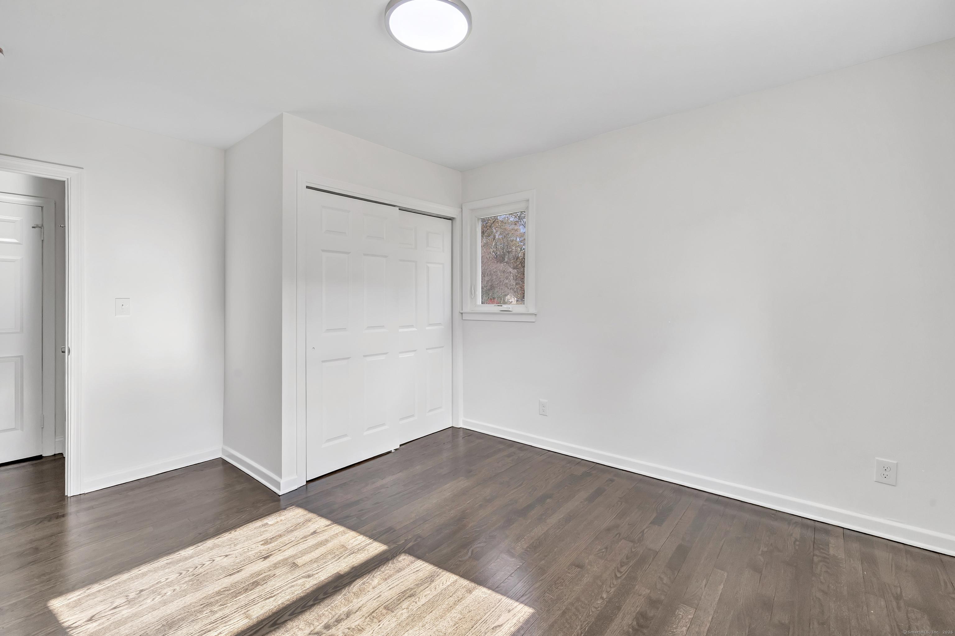 Hamden, Connecticut, 06518, United States, 3 Bedrooms Bedrooms, ,2 BathroomsBathrooms,Residential,For Sale,1987116