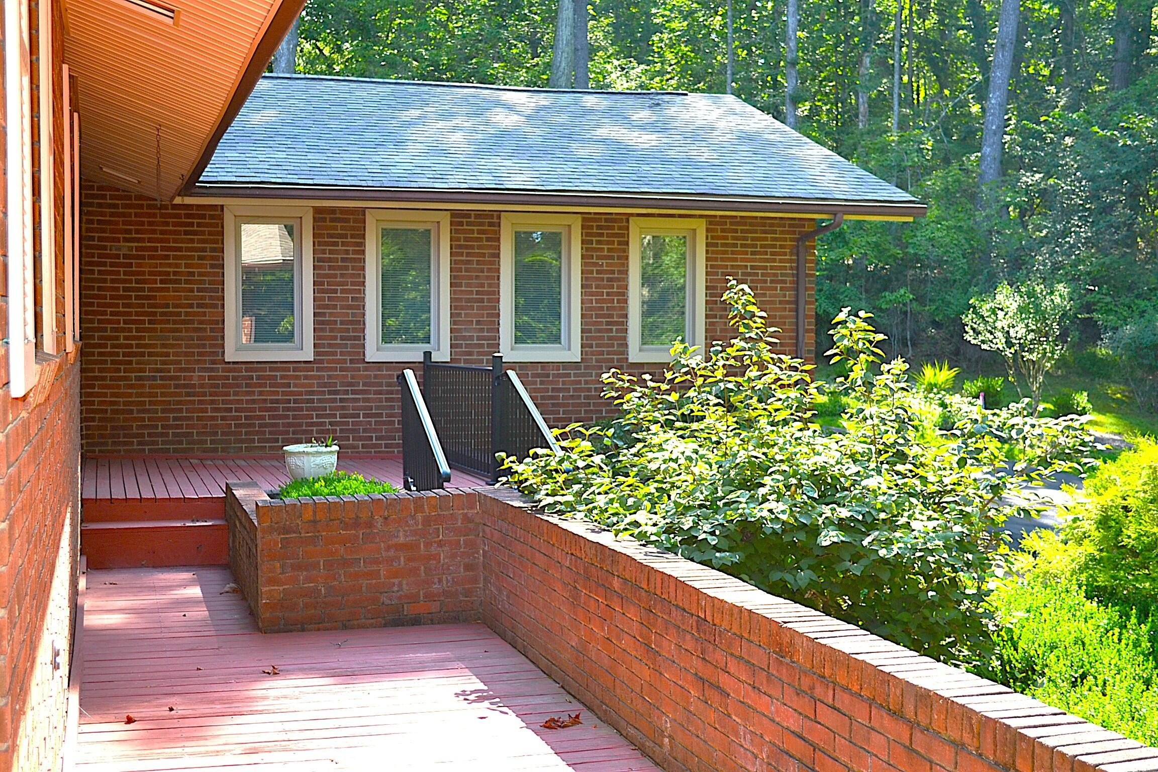 Lewisburg, West Virginia, 24901, United States, 6 Bedrooms Bedrooms, ,3 BathroomsBathrooms,Residential,For Sale,1940620