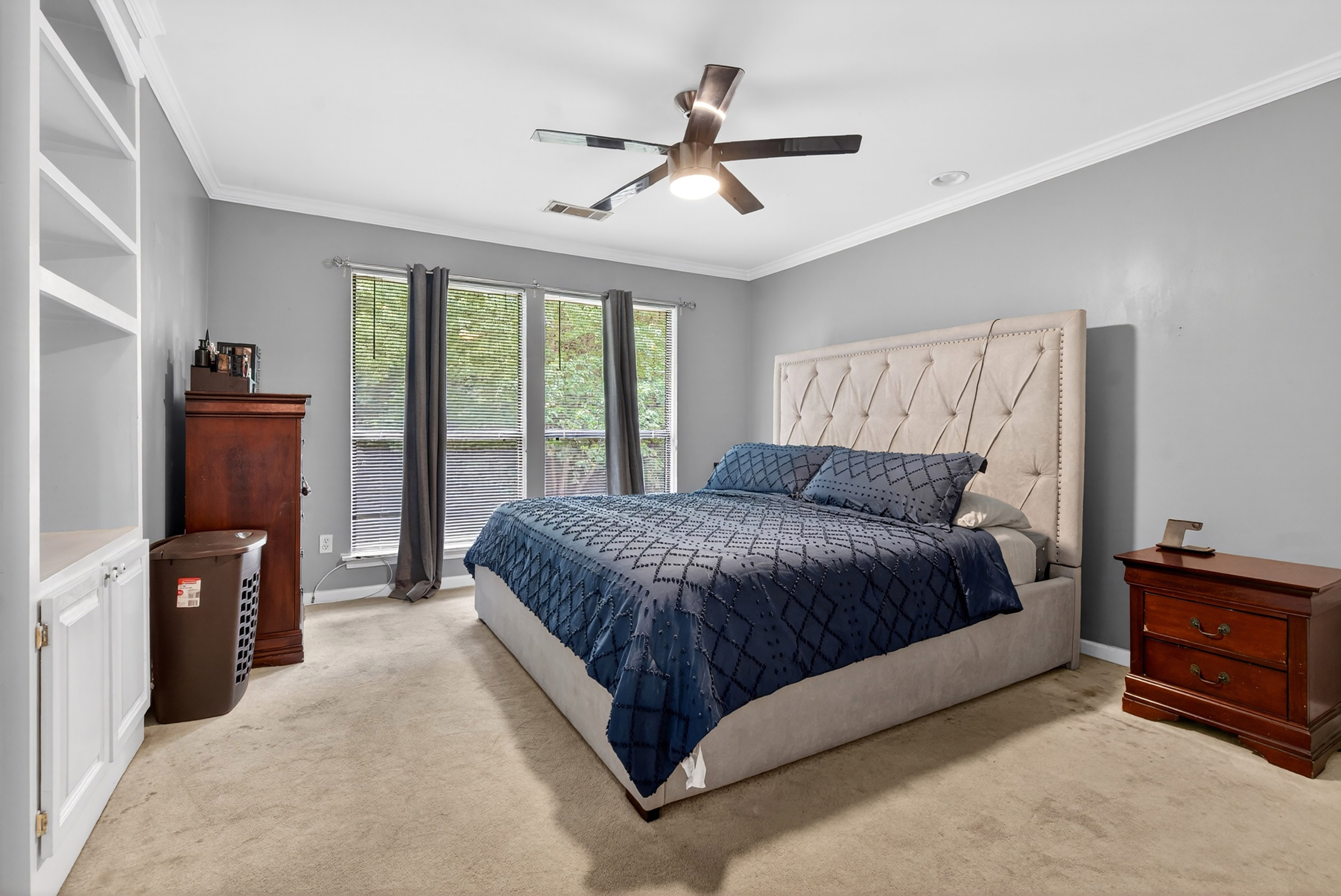  Townhouse-style Condo Offers Solid Value and Strong Upside Potential - 物件實景