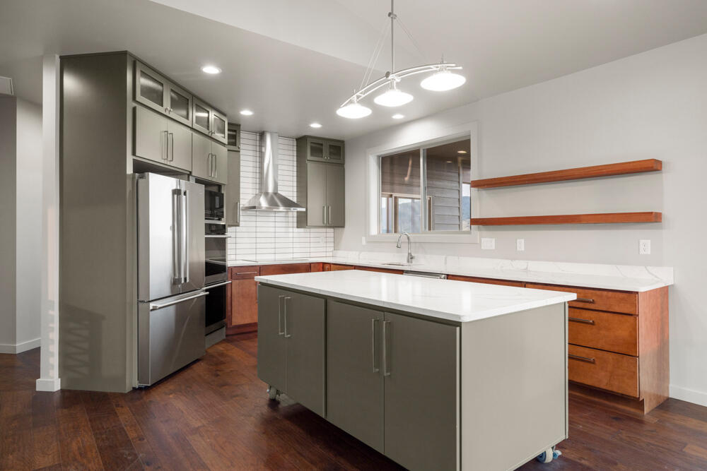 Klamath Falls, Oregon, 97601, United States, 3 Bedrooms Bedrooms, ,4 BathroomsBathrooms,Residential,For Sale,1794380