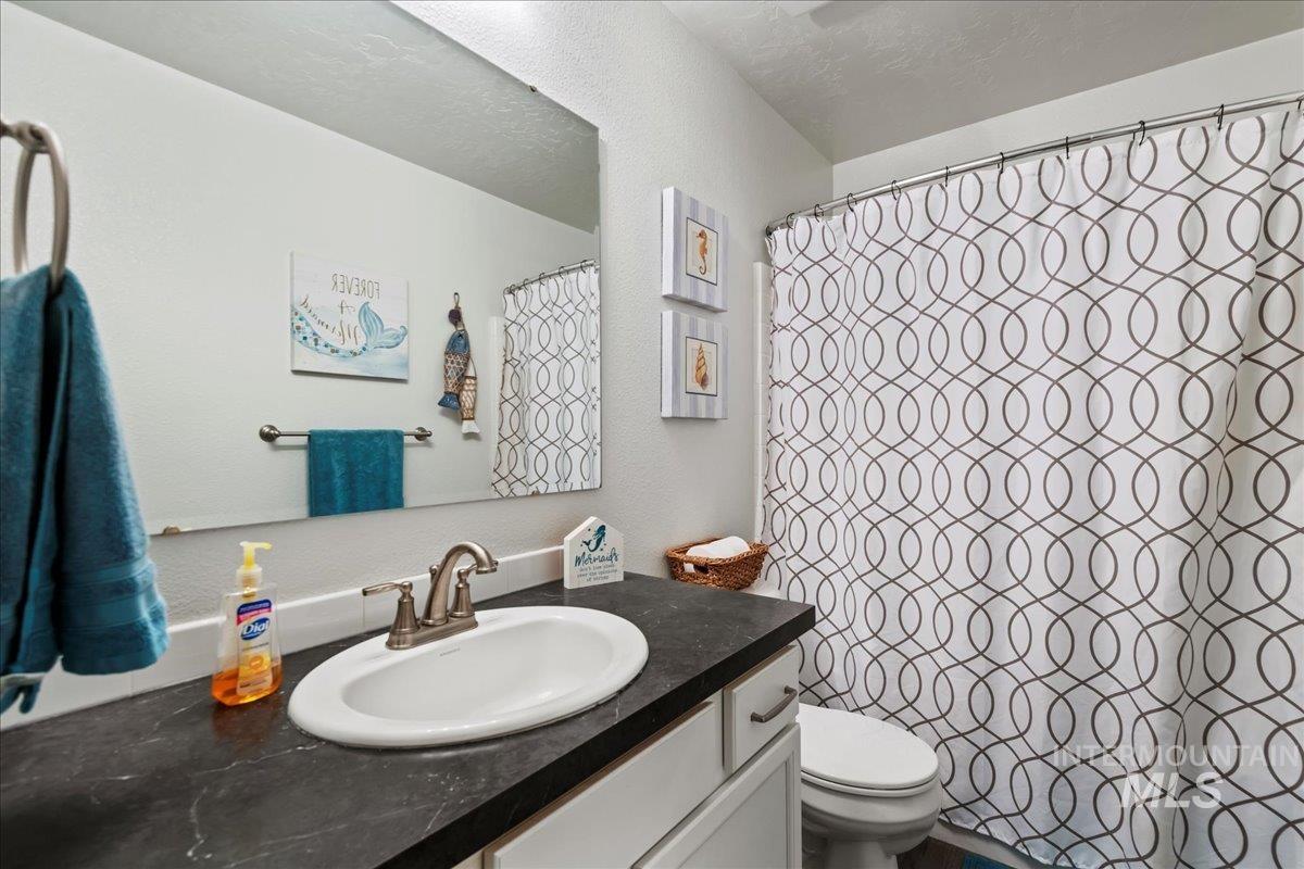 Meridian, Idaho, 83646, United States, 4 Bedrooms Bedrooms, ,3 BathroomsBathrooms,Residential,For Sale,1906214