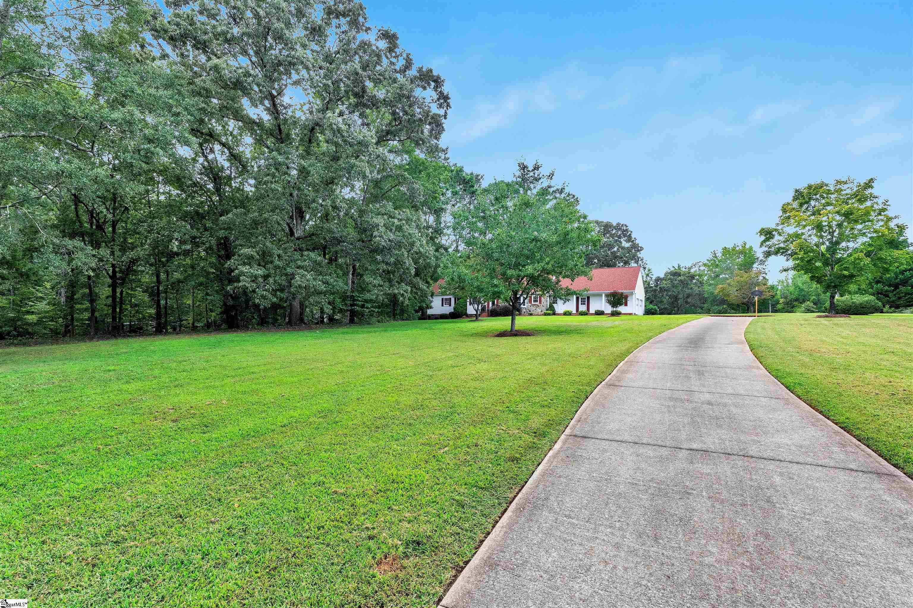 Fountain Inn, South Carolina, 29644, United States, 5 Bedrooms Bedrooms, ,4 BathroomsBathrooms,Residential,For Sale,1938942