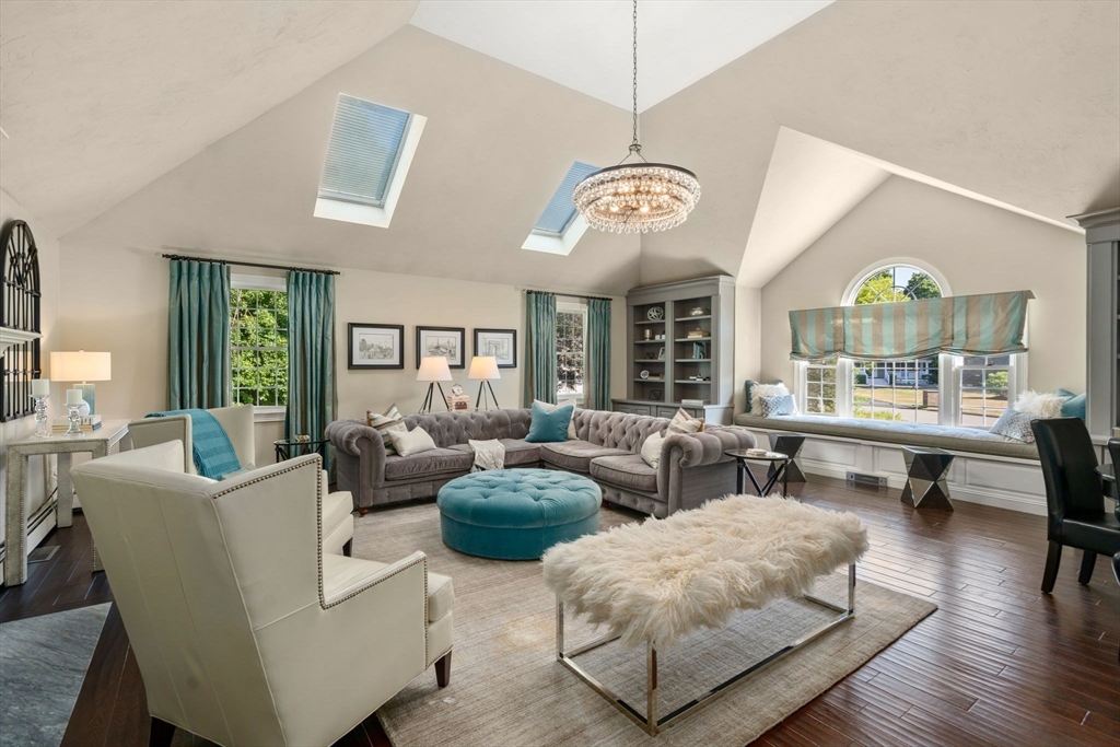 Lynnfield, Massachusetts, 01940, United States, 4 Bedrooms Bedrooms, ,3 BathroomsBathrooms,Residential,For Sale,1900631
